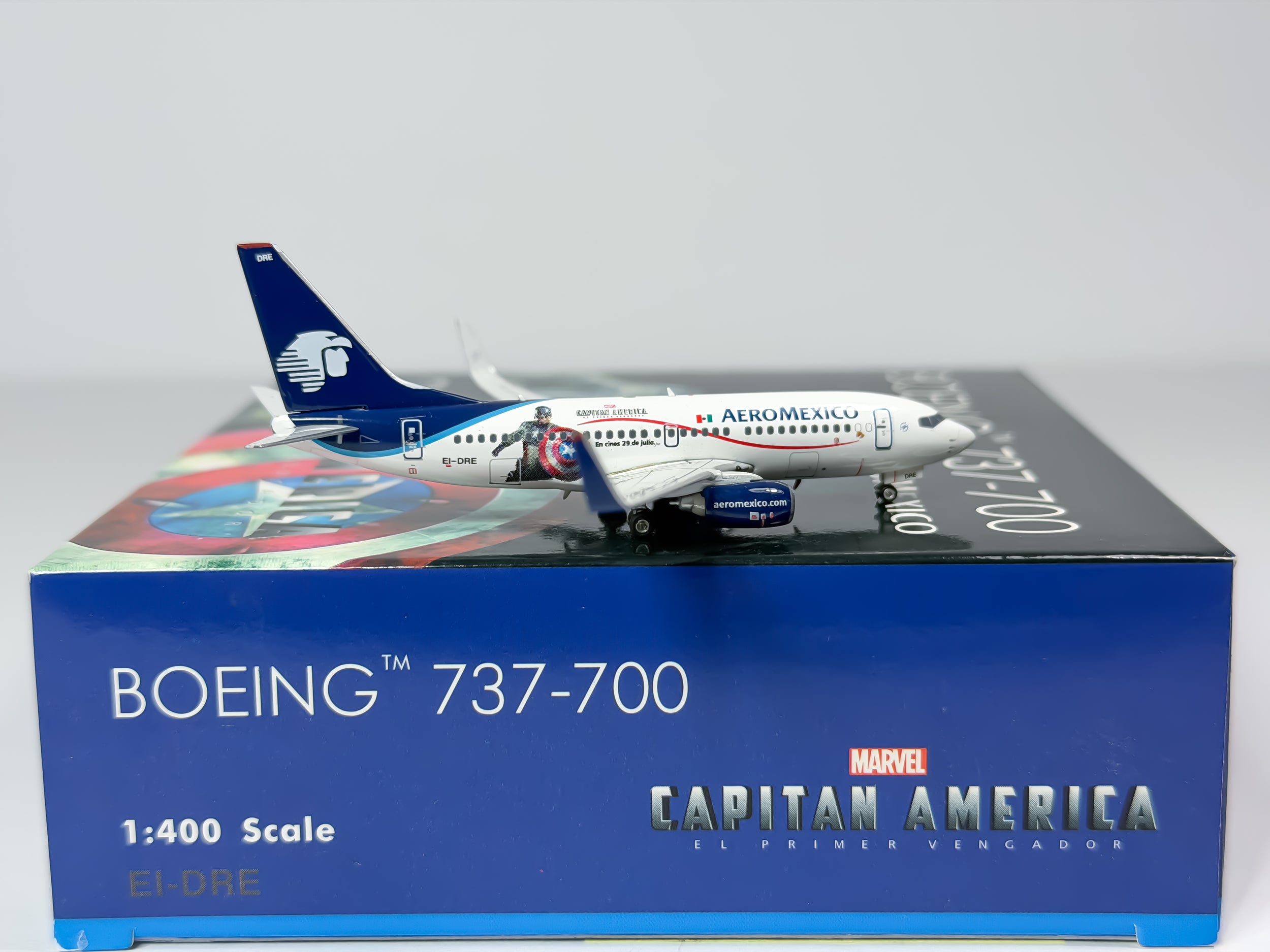 Aeromexico Boeing 737-700 1:400 Phoenix Models EI-DRE (PH404040)