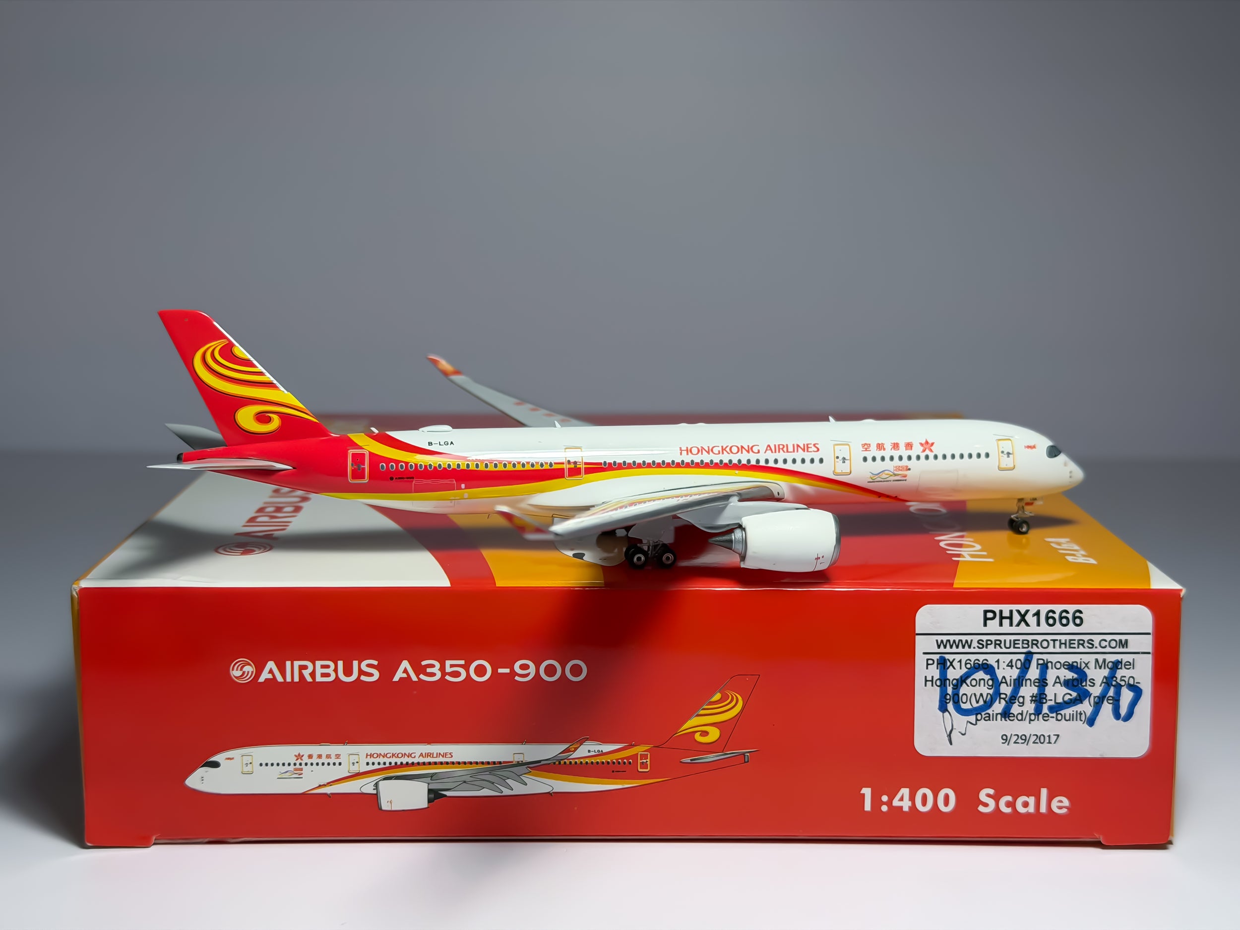 Hong Kong Airlines Airbus A350-900 1:400 Phoenix B-LGA (PH404151)