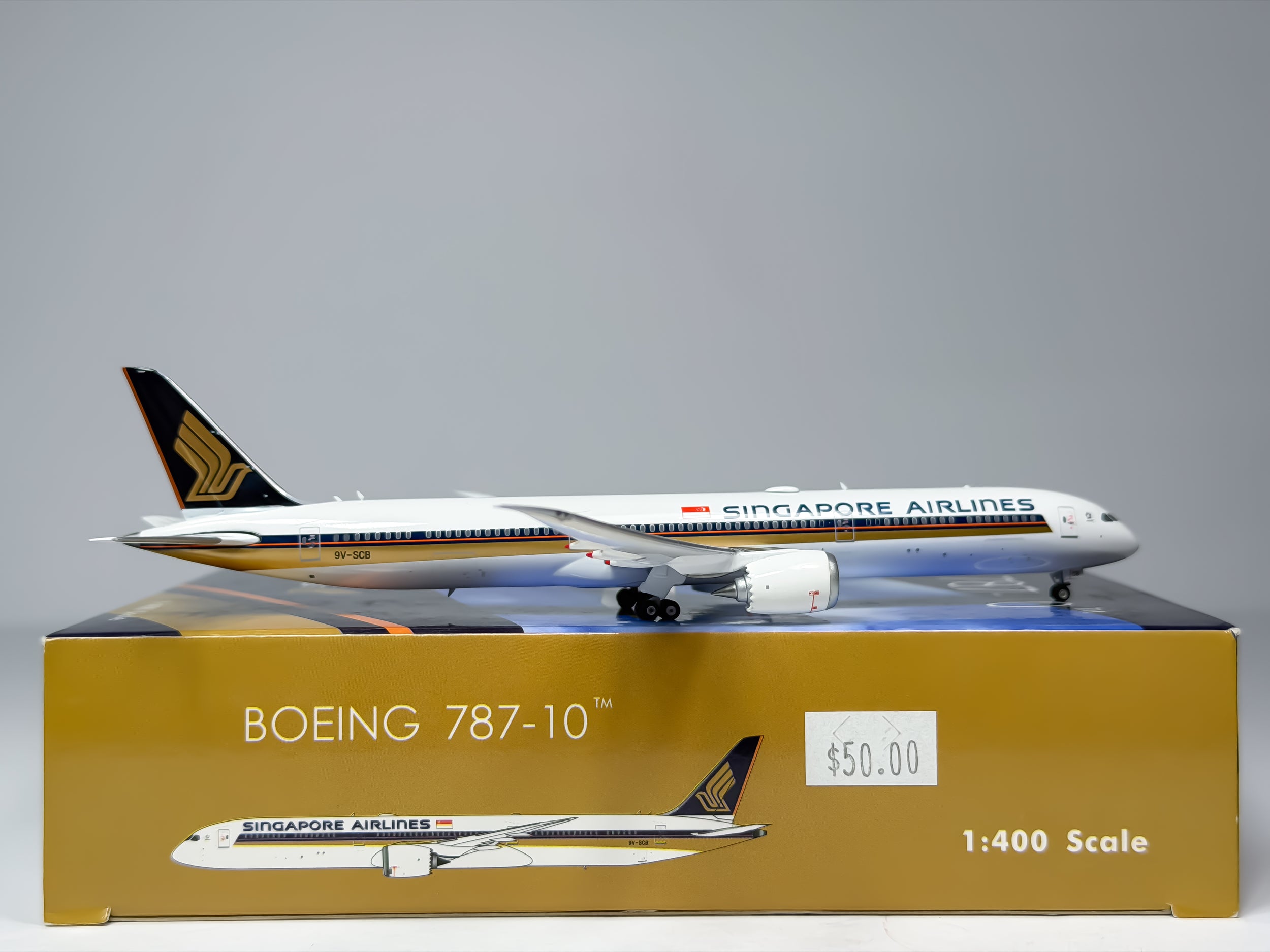 Singapore Airlines Boeing 787-10 1:400 Phoenix Models 9V-SCB (PH404172)