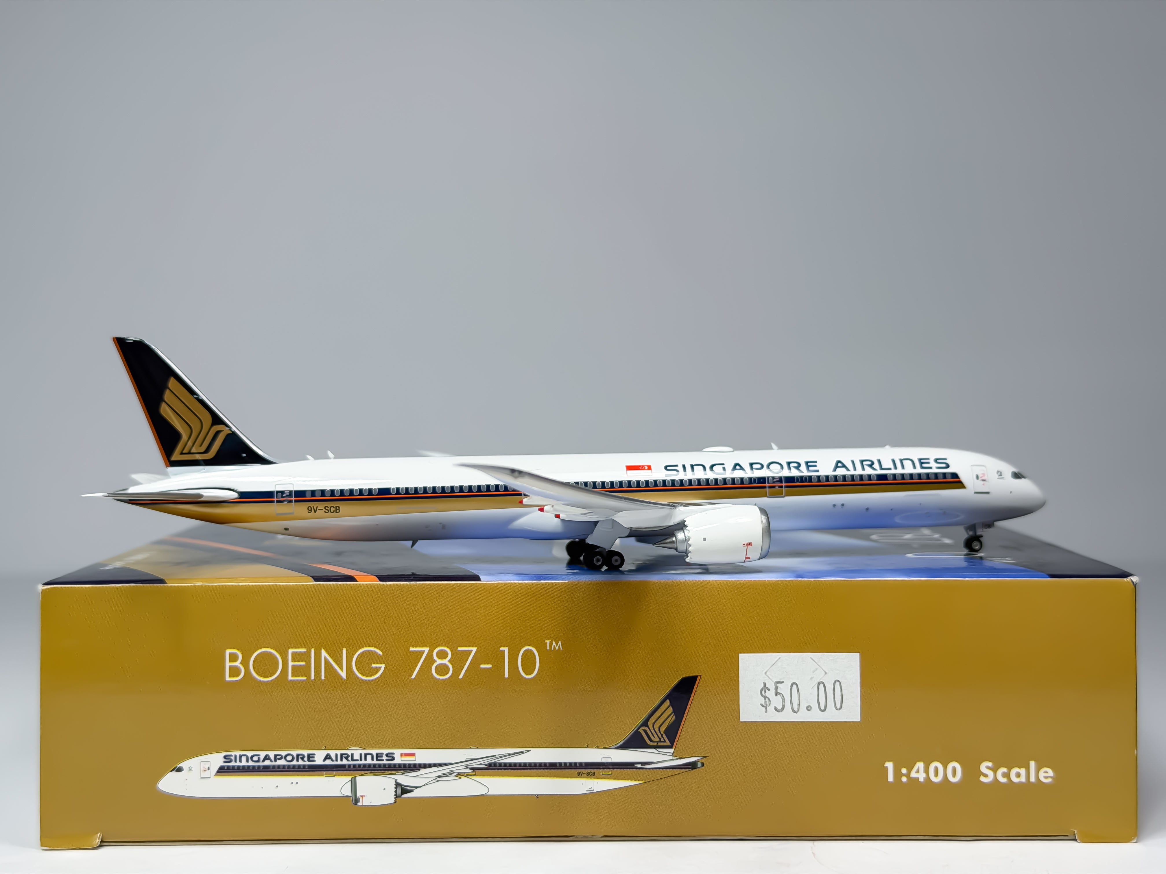 Singapore Airlines Boeing 787-10 1:400 Phoenix Models 9V-SCB (PH404172)