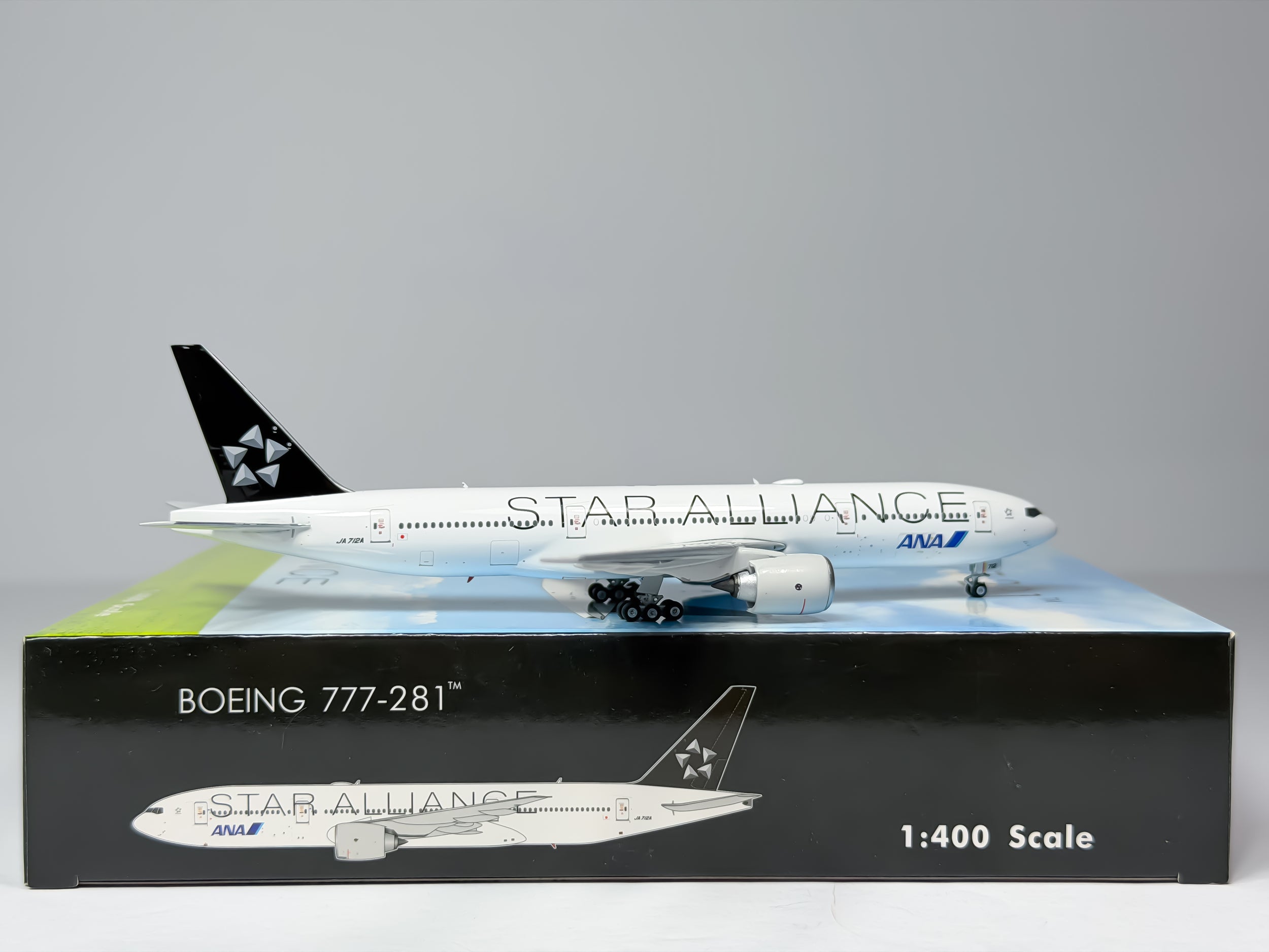 All Nippon Airways (ANA) Boeing 777-200 1:400 Phoenix Models JA712A (PH404384)