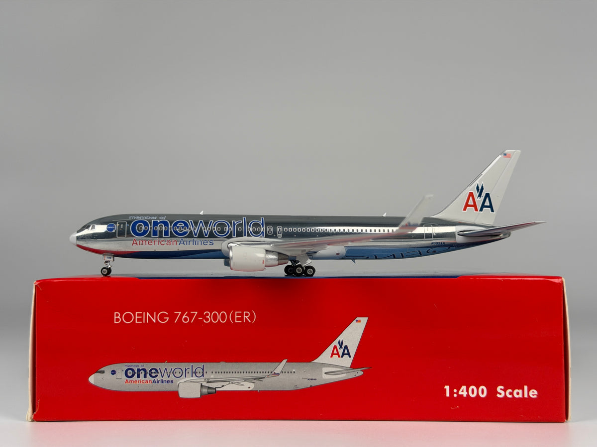 American Airlines Boeing 767-300WL 1:400 Phoenix Models N395AN (PH404555)