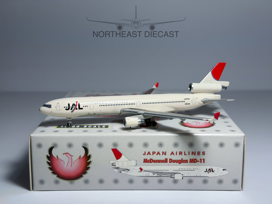 Japan Airlines (JAL) McDonnell Douglas MD-11 1:400 Phoenix JA8582 (PH410074C)
