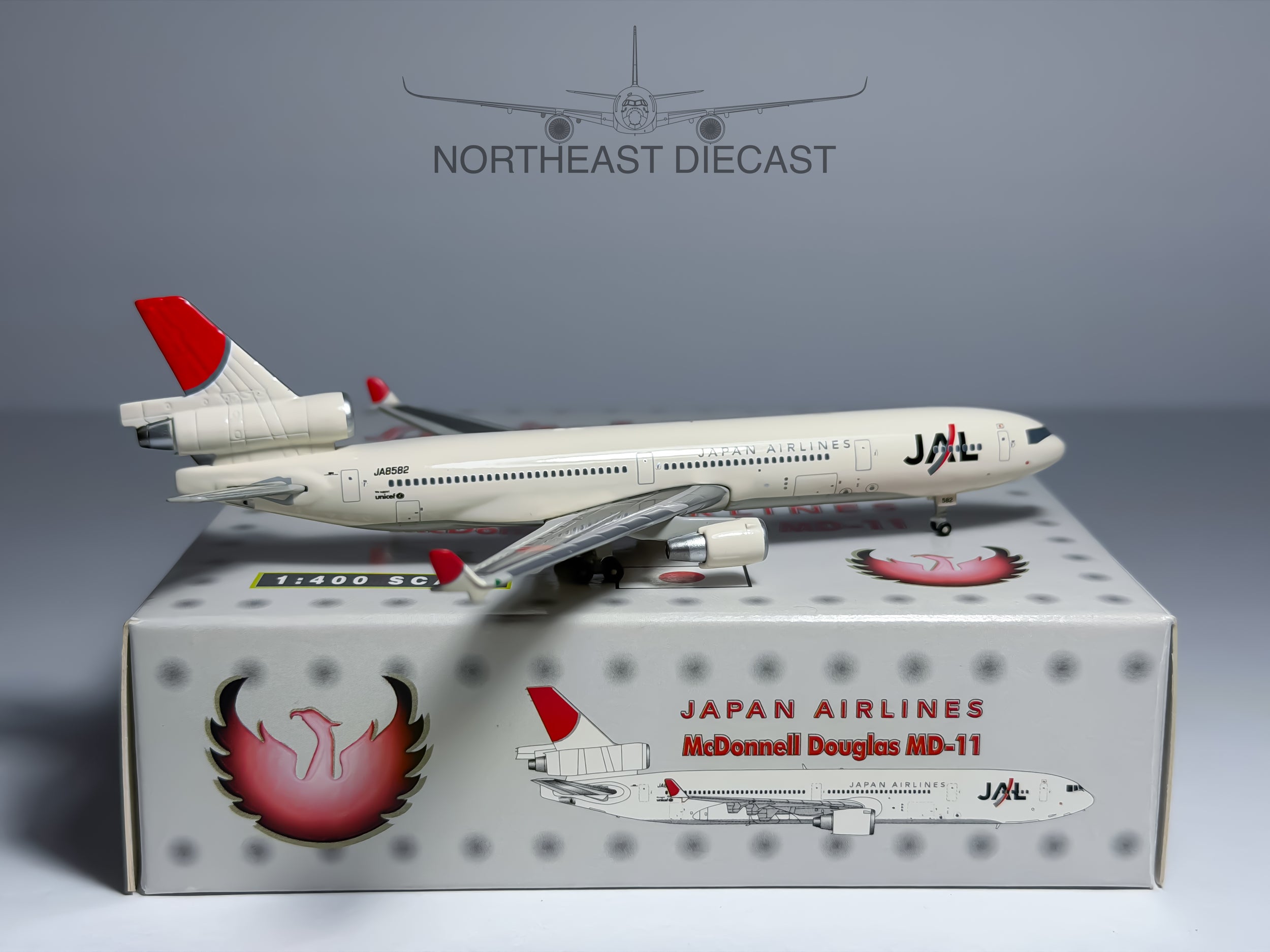Japan Airlines (JAL) McDonnell Douglas MD-11 1:400 Phoenix JA8582 (PH410074C)