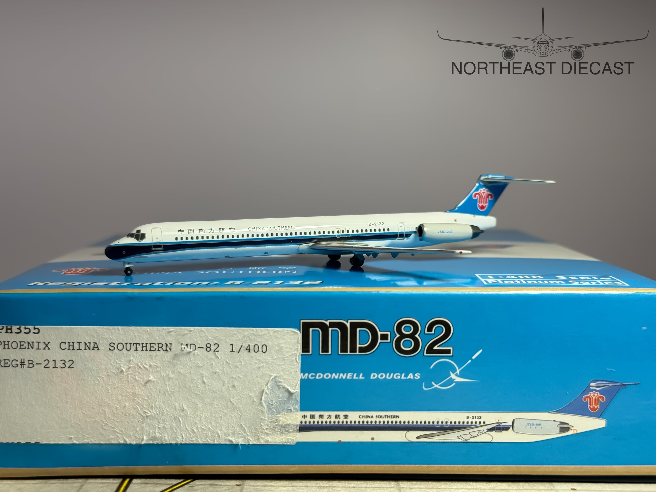China Southern McDonnell Douglas MD-82 1:400 Phoenix B-2132 (PH410275)