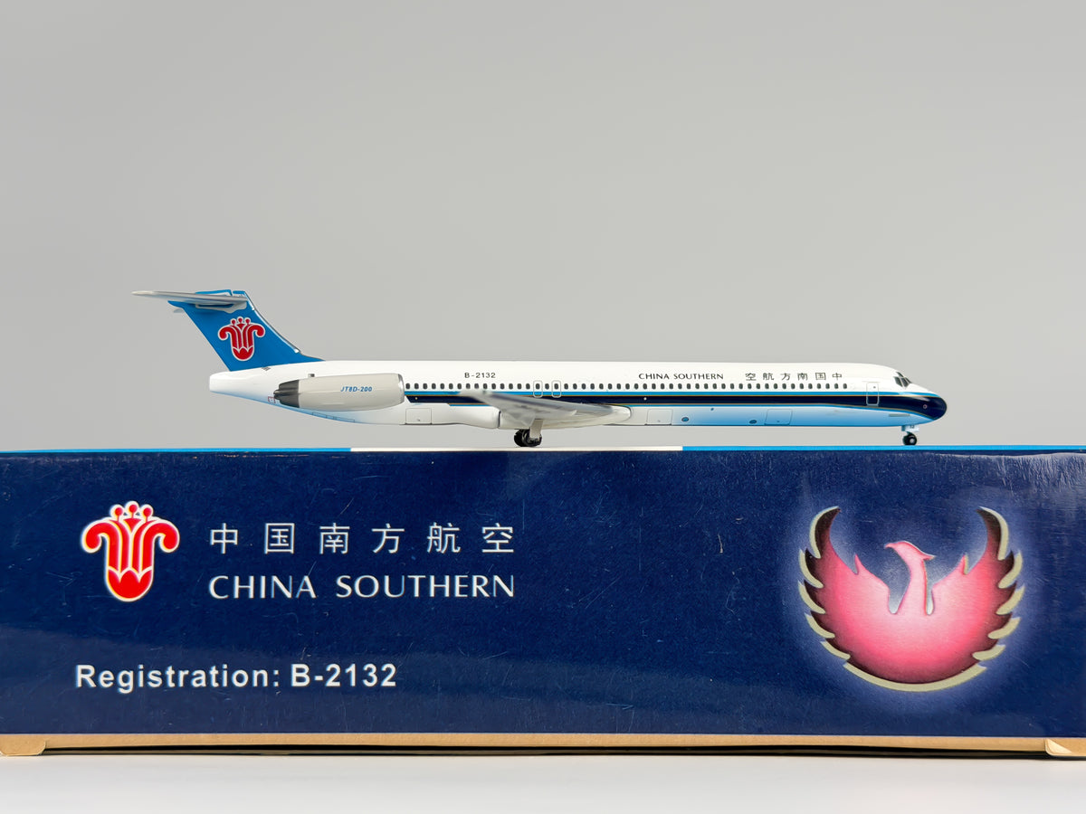 China Southern McDonnell Douglas MD-82 1:400 Phoenix B-2132 (PH410275)