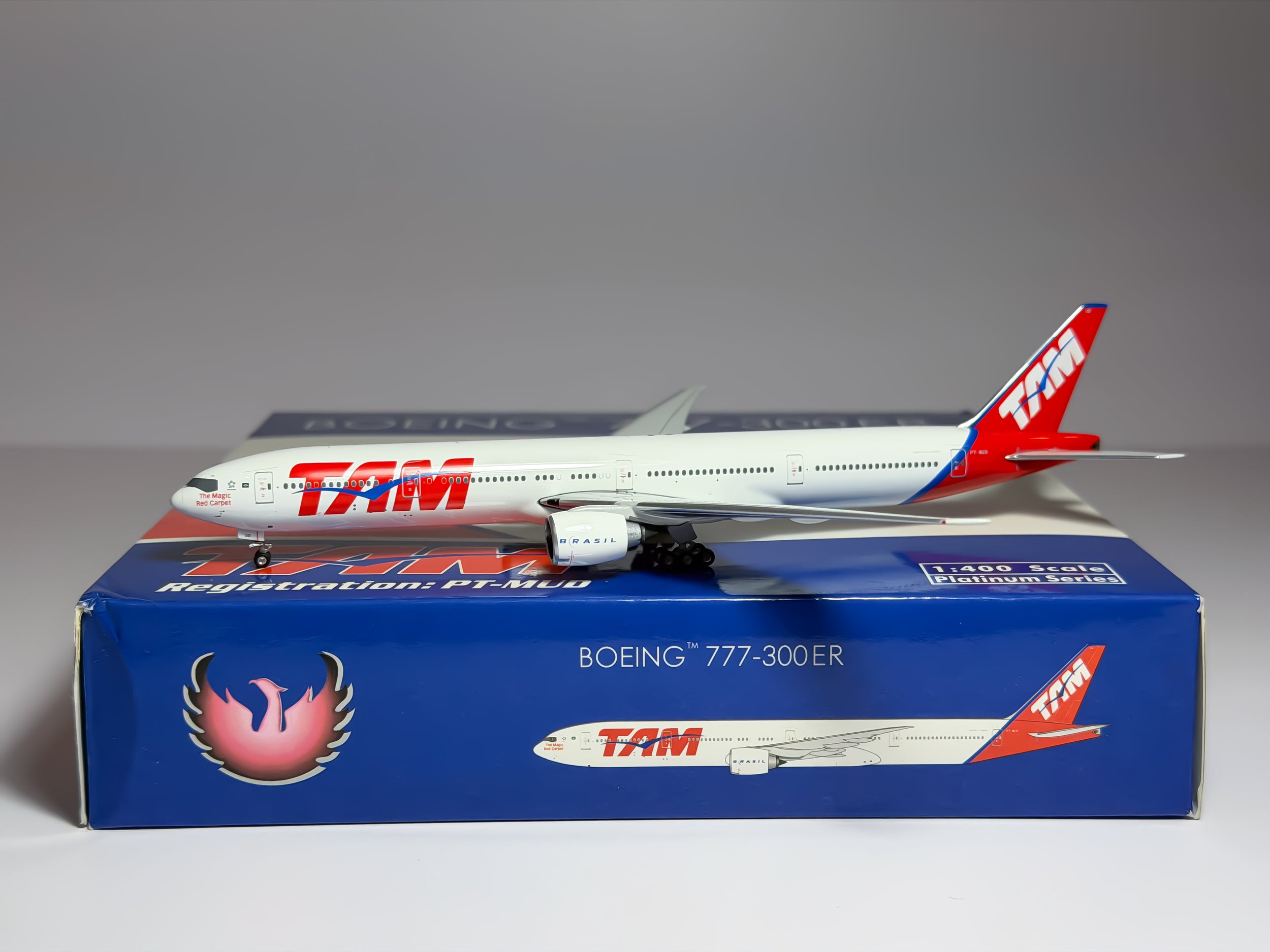 TAM Linhas Aereas Boeing 777-300ER 1:400 Phoenix PT-MUD (PH410620)