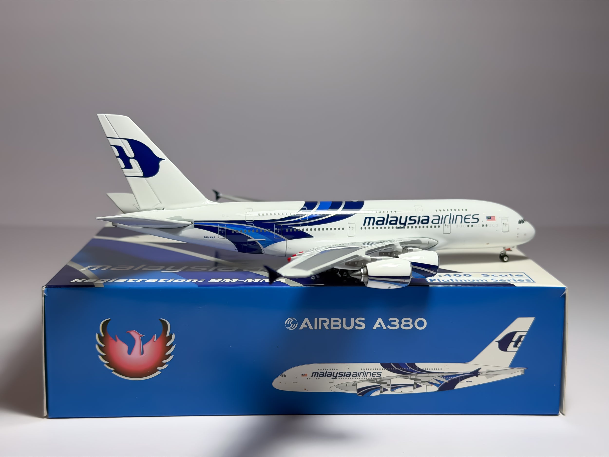 Malaysia Airlines Airbus A380-800 1:400 Phoenix 9M-MNA (PH410641)