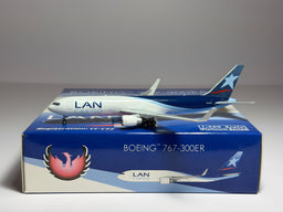 LAN Chile Cargo Boeing 767-300ER 1:400 Phoenix CC-CZZ (PH410917)