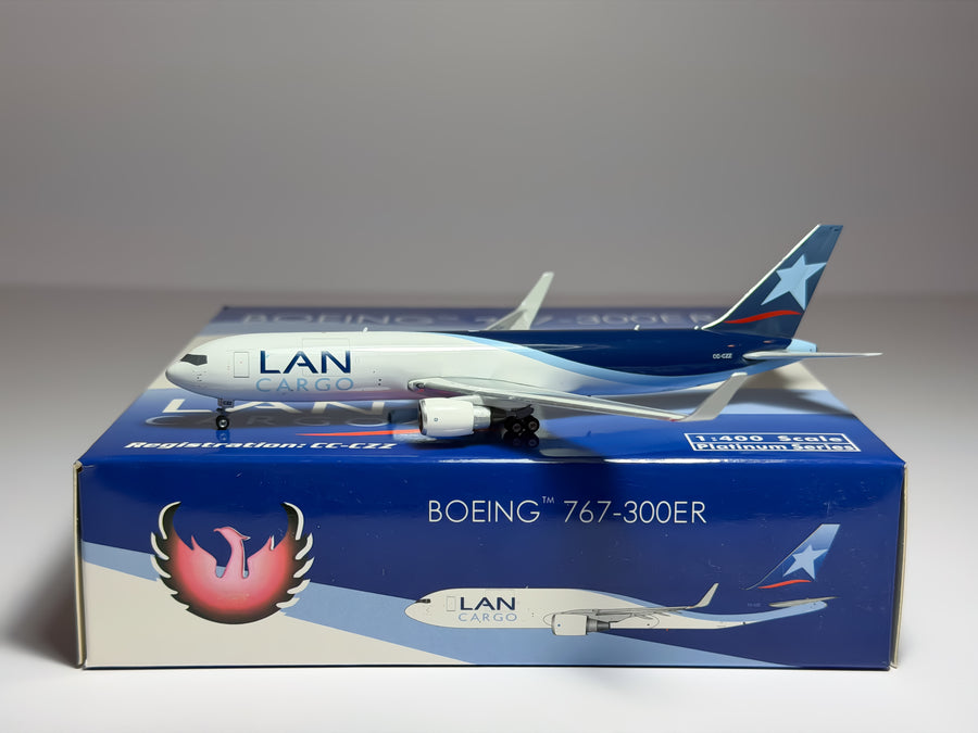 LAN Chile Cargo Boeing 767-300ER 1:400 Phoenix CC-CZZ (PH410917)