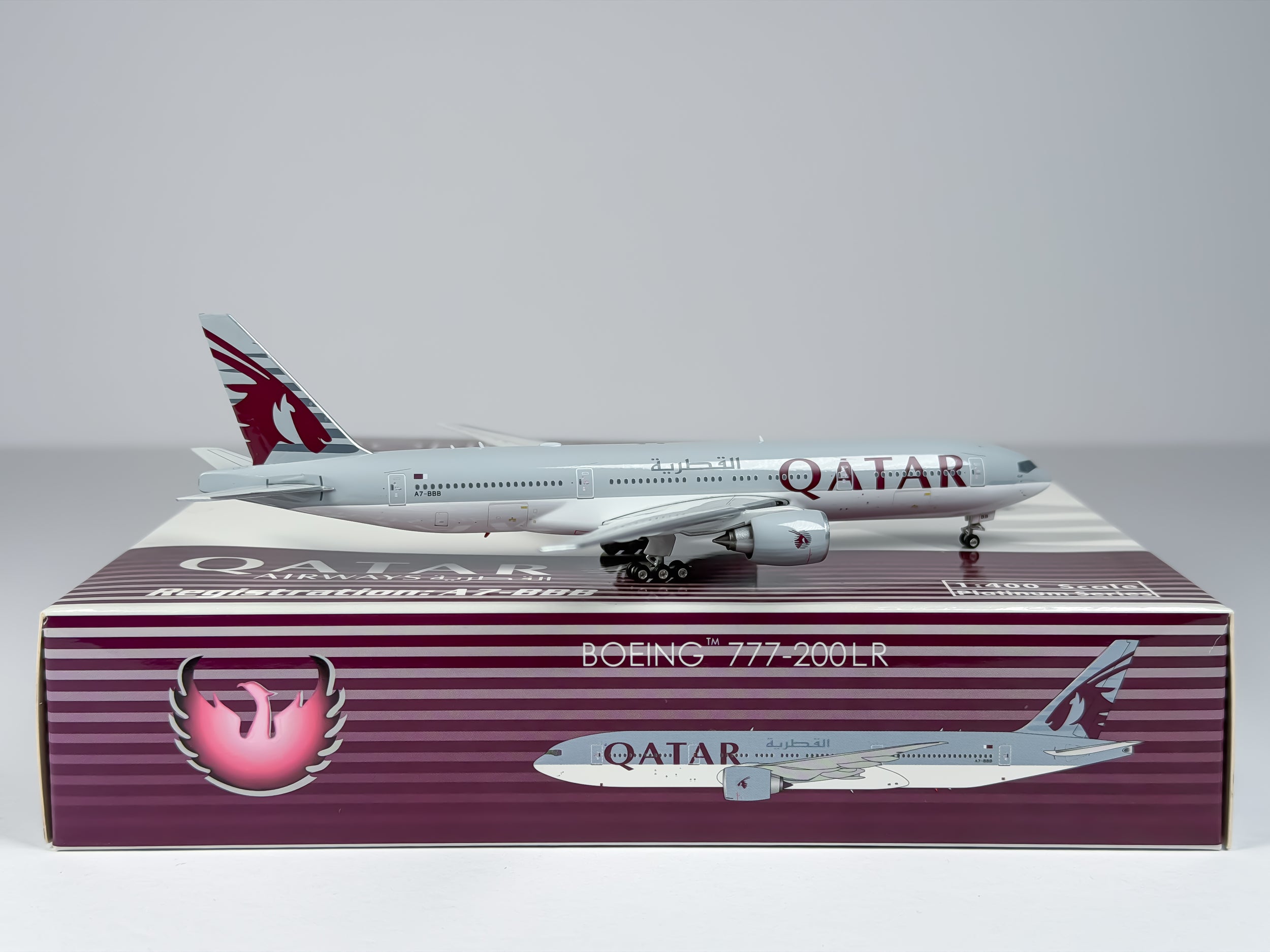 Qatar Airways Boeing 777-200LR 1:400 Phoenix A7-BBB (PH411025)