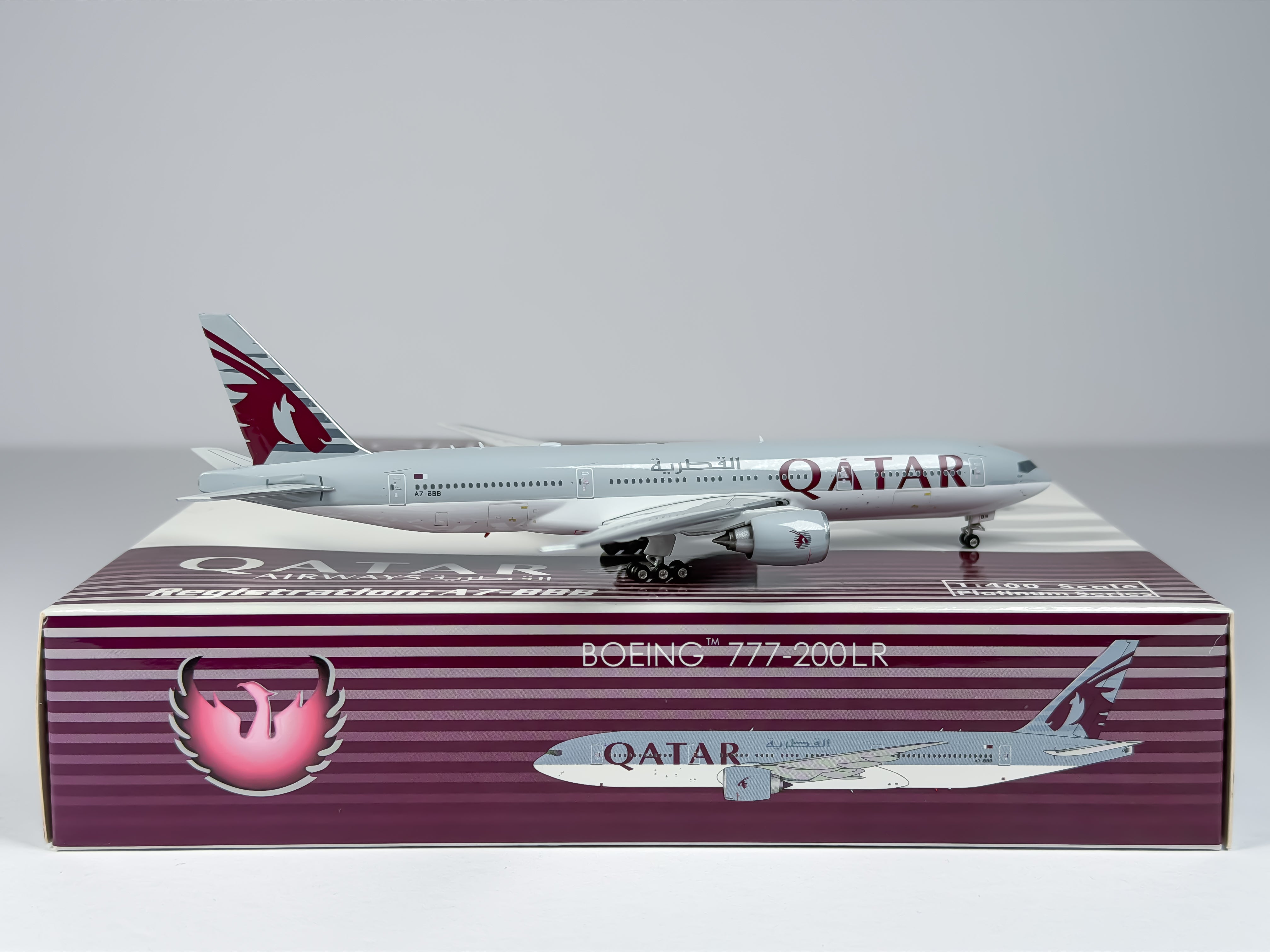 Qatar Airways Boeing 777-200LR 1:400 Phoenix A7-BBB (PH411025)