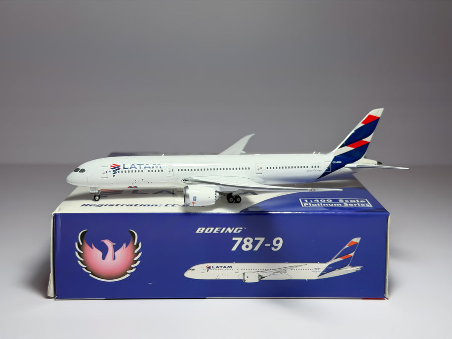 LATAM Airlines Boeing 787-9 1:400 Phoenix CC-BGK (PH411273)