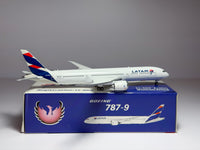 LATAM Airlines Boeing 787-9 1:400 Phoenix CC-BGK (PH411273)