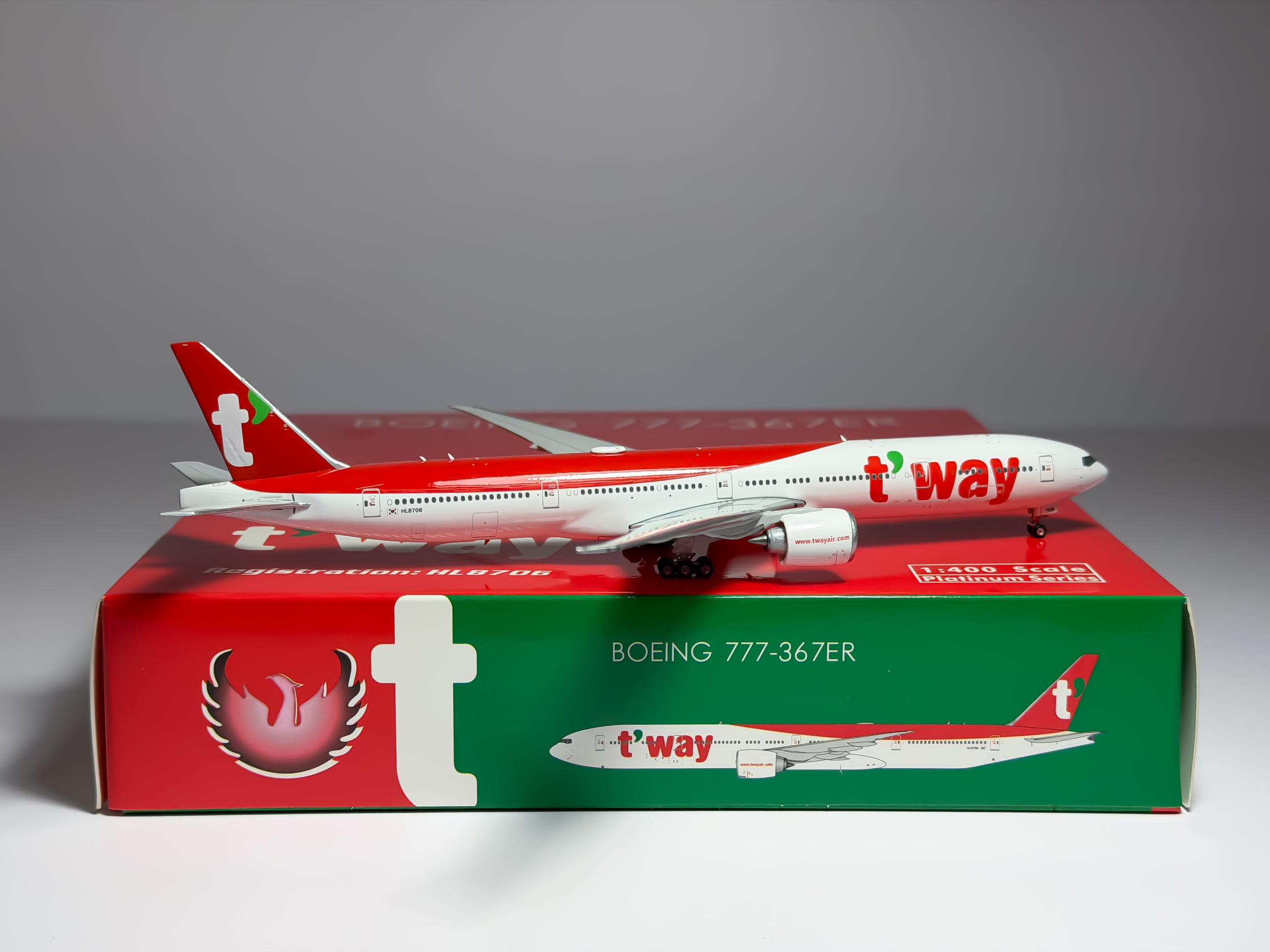 T'way Air Boeing 777-300ER 1:400 Phoenix HL8706 (PH411990)