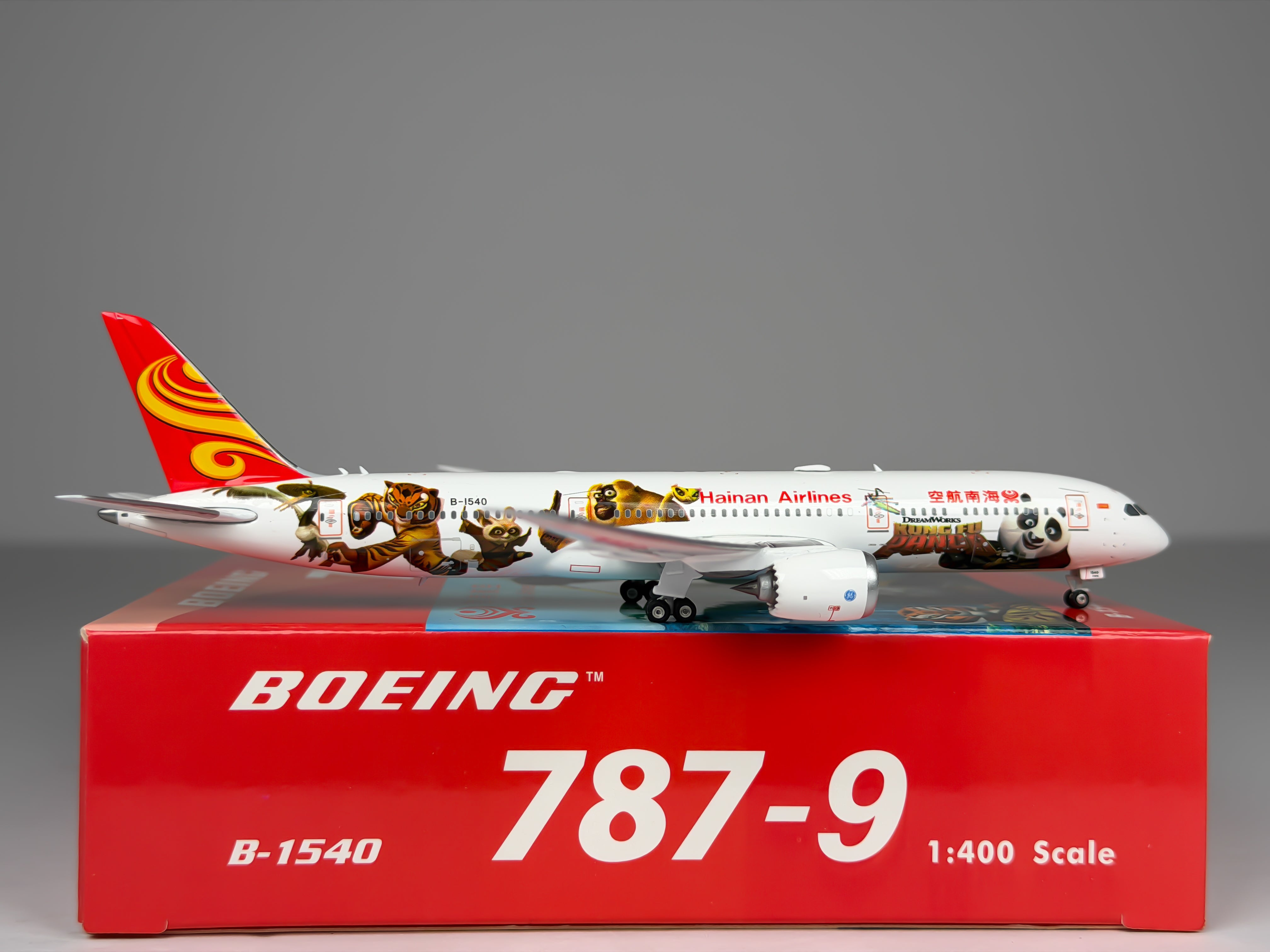 Hanian Airlines Boeing 787-9 1:400 Phoenix B-1540 (PH4B1540)