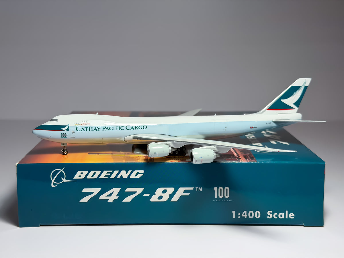 Cathay Pacific Cargo Boeing 747-8F 1:400 Phoenix B-LJC (PH4CPAXXX)