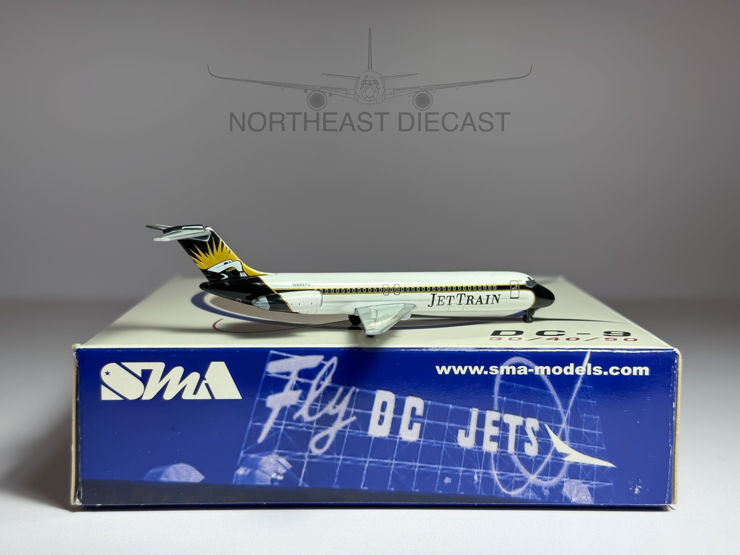 JetTrain Douglas DC-9-30 1:400 Phoenix N8927E (PH4JTR025)