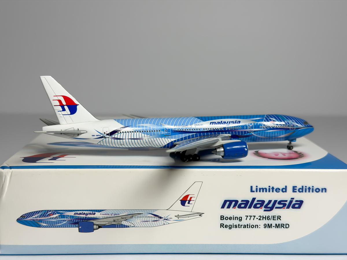 Malaysia Airlines Boeing 777-200ER 1:400 Phoenix 9M-MRD (PH4MAS2119)