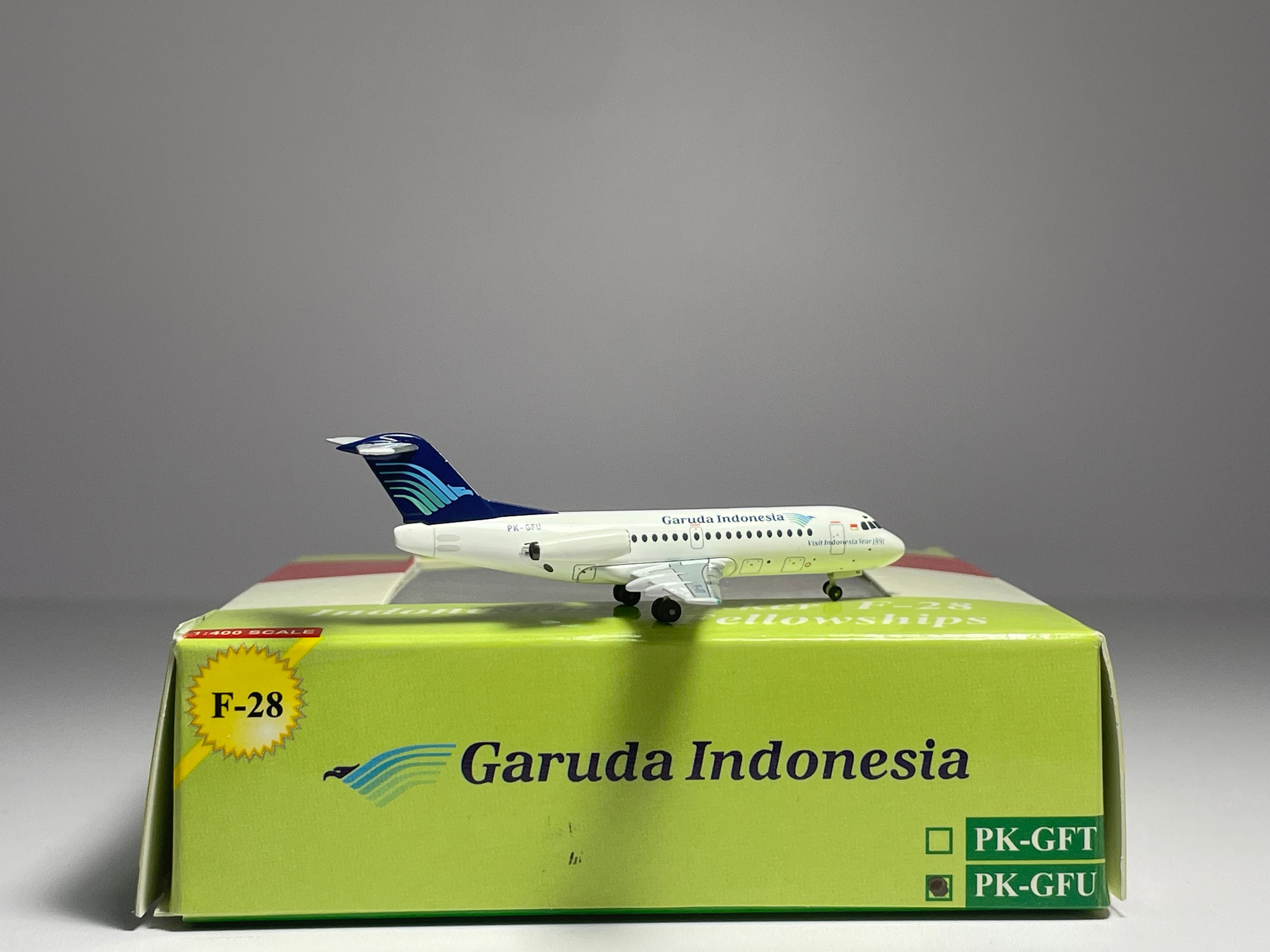 Aeroclassics 1:400 Garuda Indonesia Fokker F-28 PK-GFU ACPKGFU