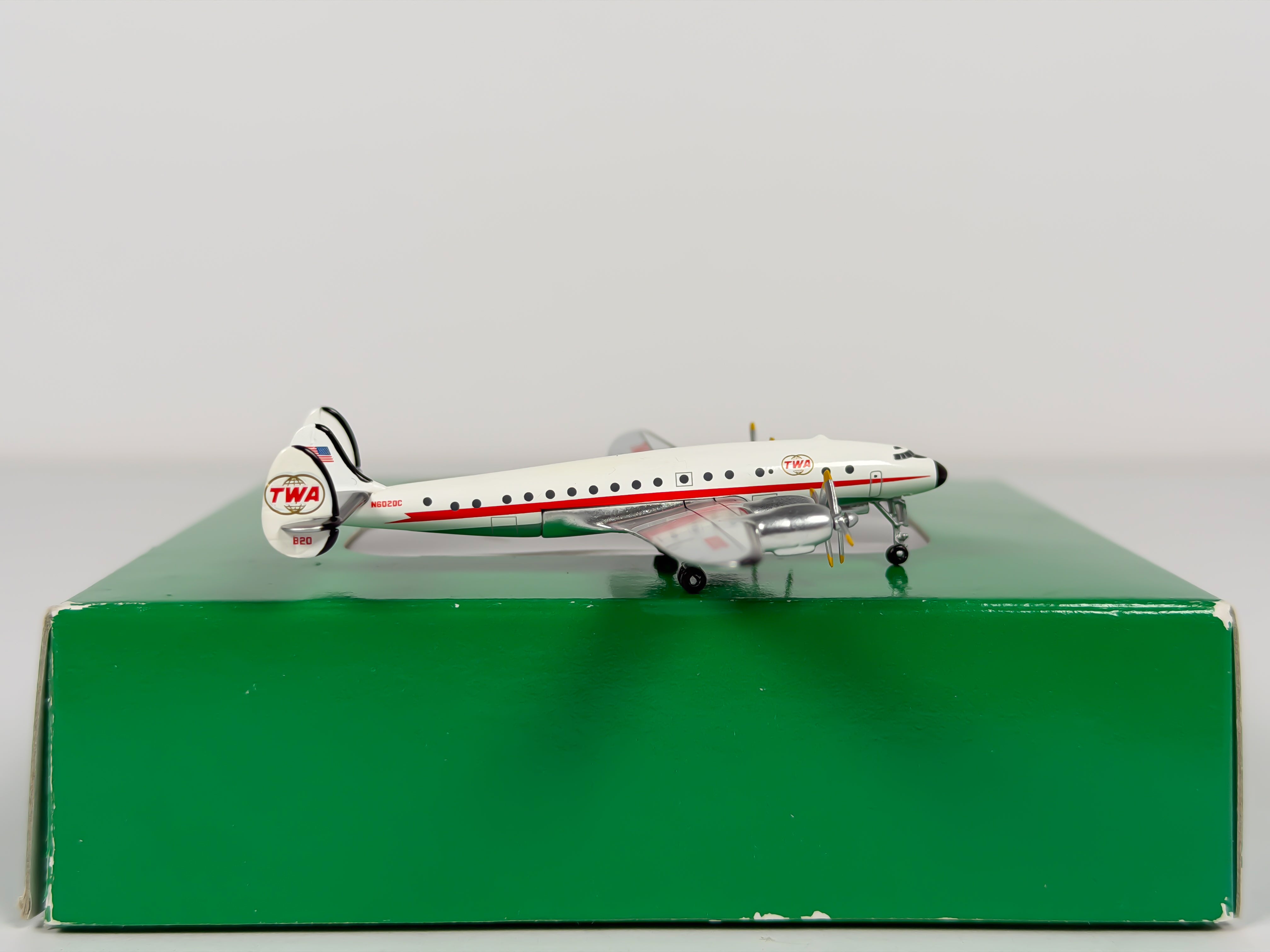 Trans World Airlines (TWA) Lockheed L-1049 1:400 Aeroclassics N6020C (PLTWA003)