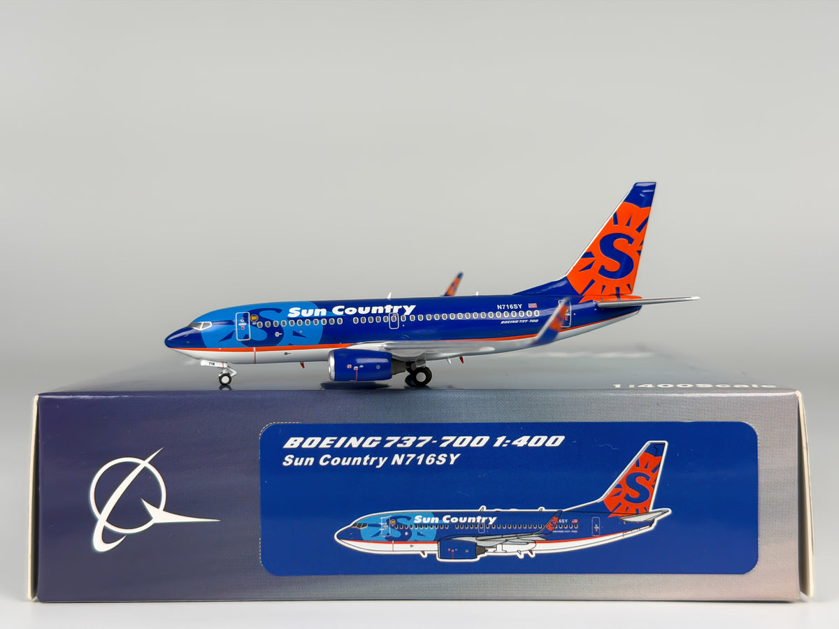 Sun Country Airlines Boeing 737-700 1:400 Panda Models N716SY (PMN716SY)