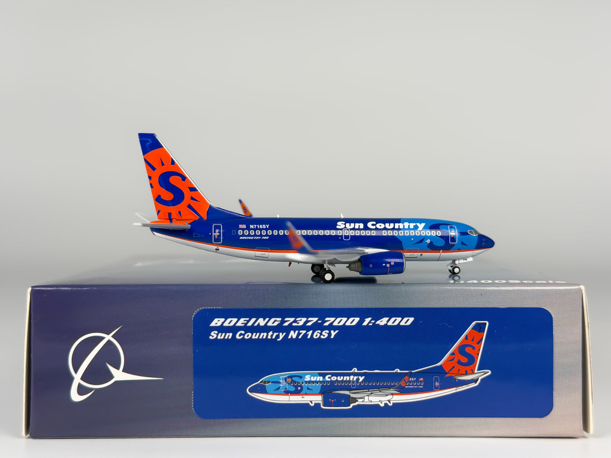 Sun Country Airlines Boeing 737-700 1:400 Panda Models N716SY (PMN716SY)
