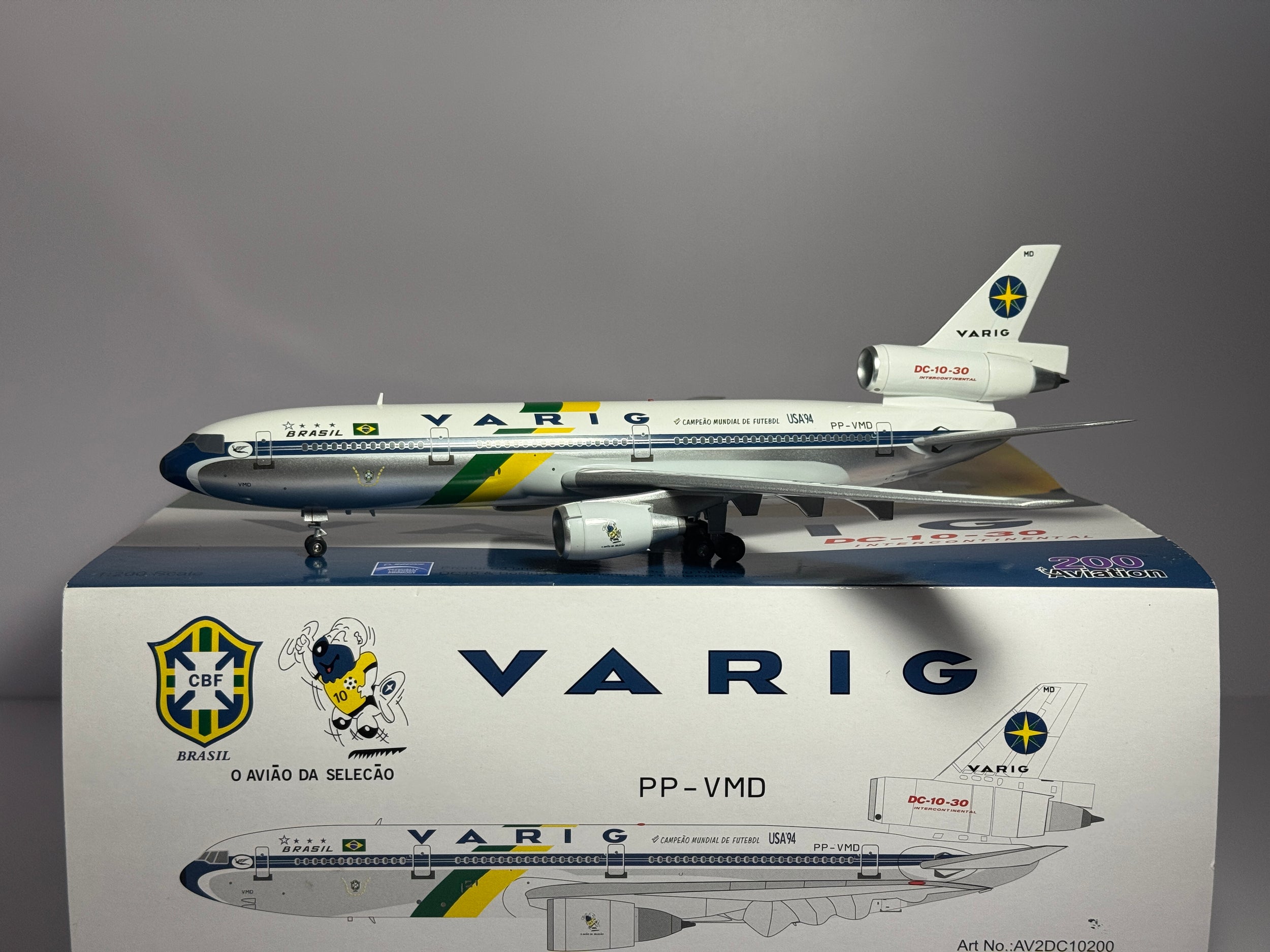 Inflight200 1:200 VARIG Brasil McDonnell Douglas DC-10-30 PP-VMD World Cup scheme IFDC100514PA