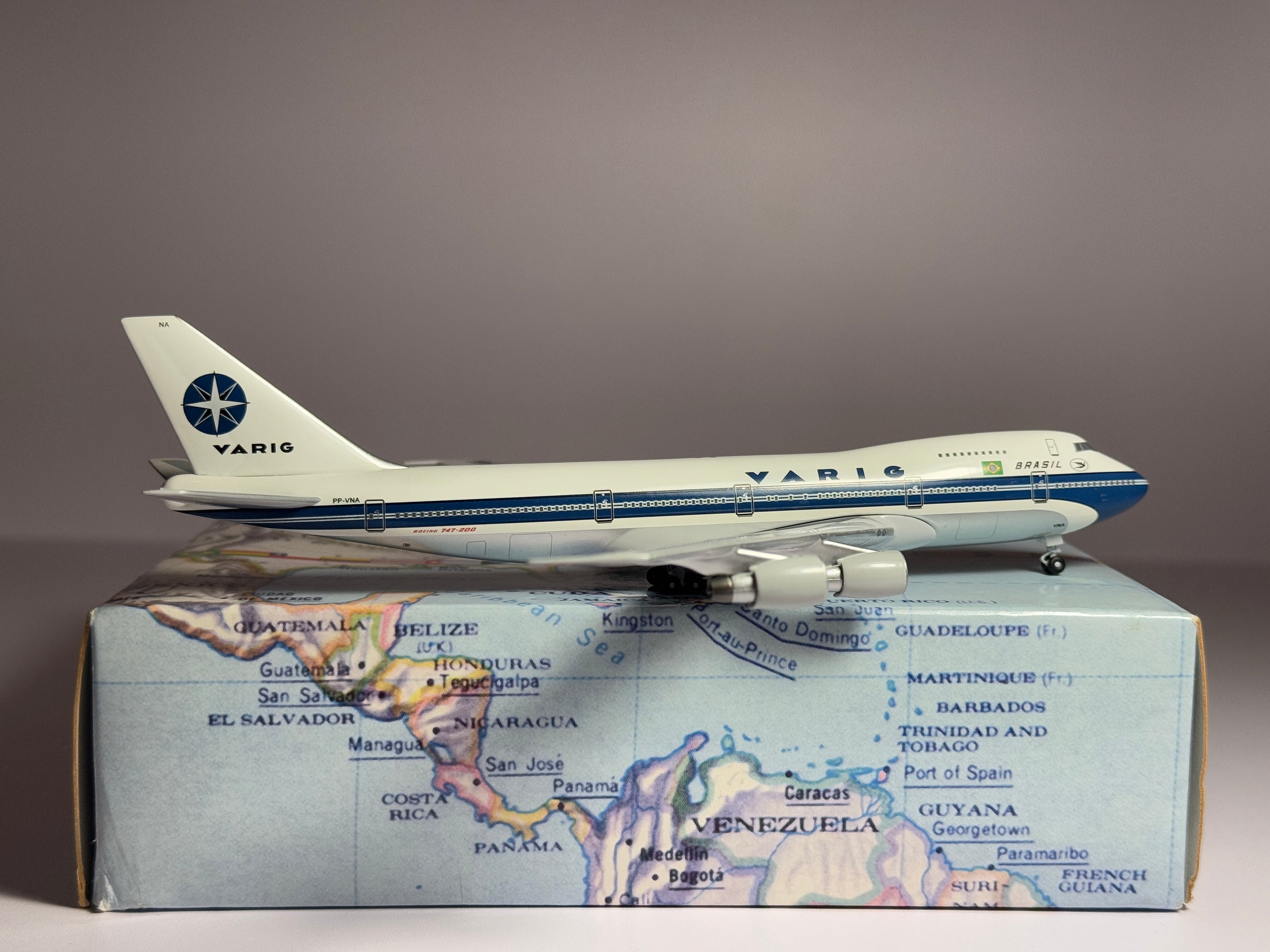 Aeroclassics 1:400 VARIG Brasil Boeing 747-200 PP-VNA 1960s Star ACPPVNA