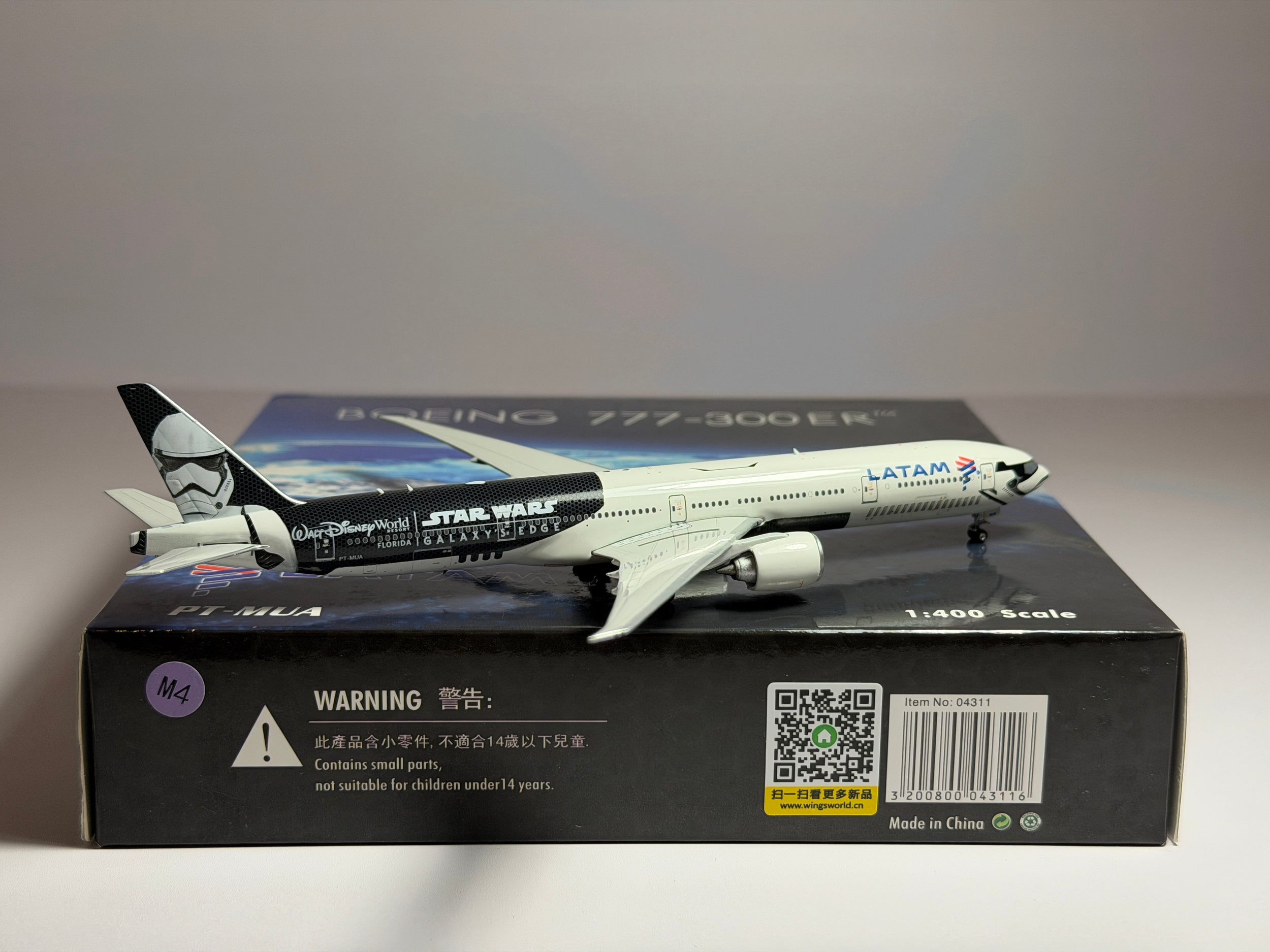 LATAM Boeing 777-300ER 1:400 Phoenix PT-MUA Star Wars (PH404311)