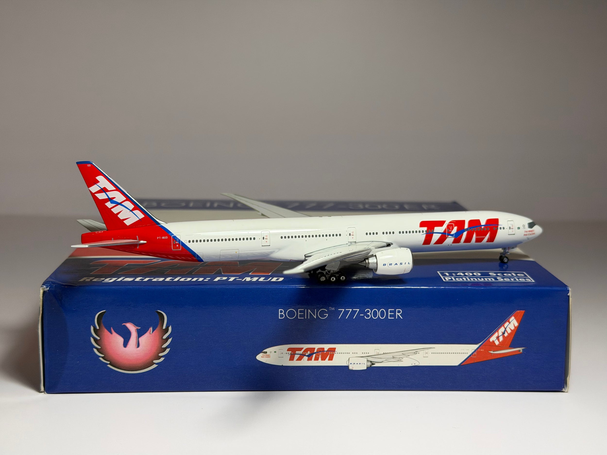 Phoenix Model 1:400 TAM Boeing 777-300ER PT-MUD PH410620