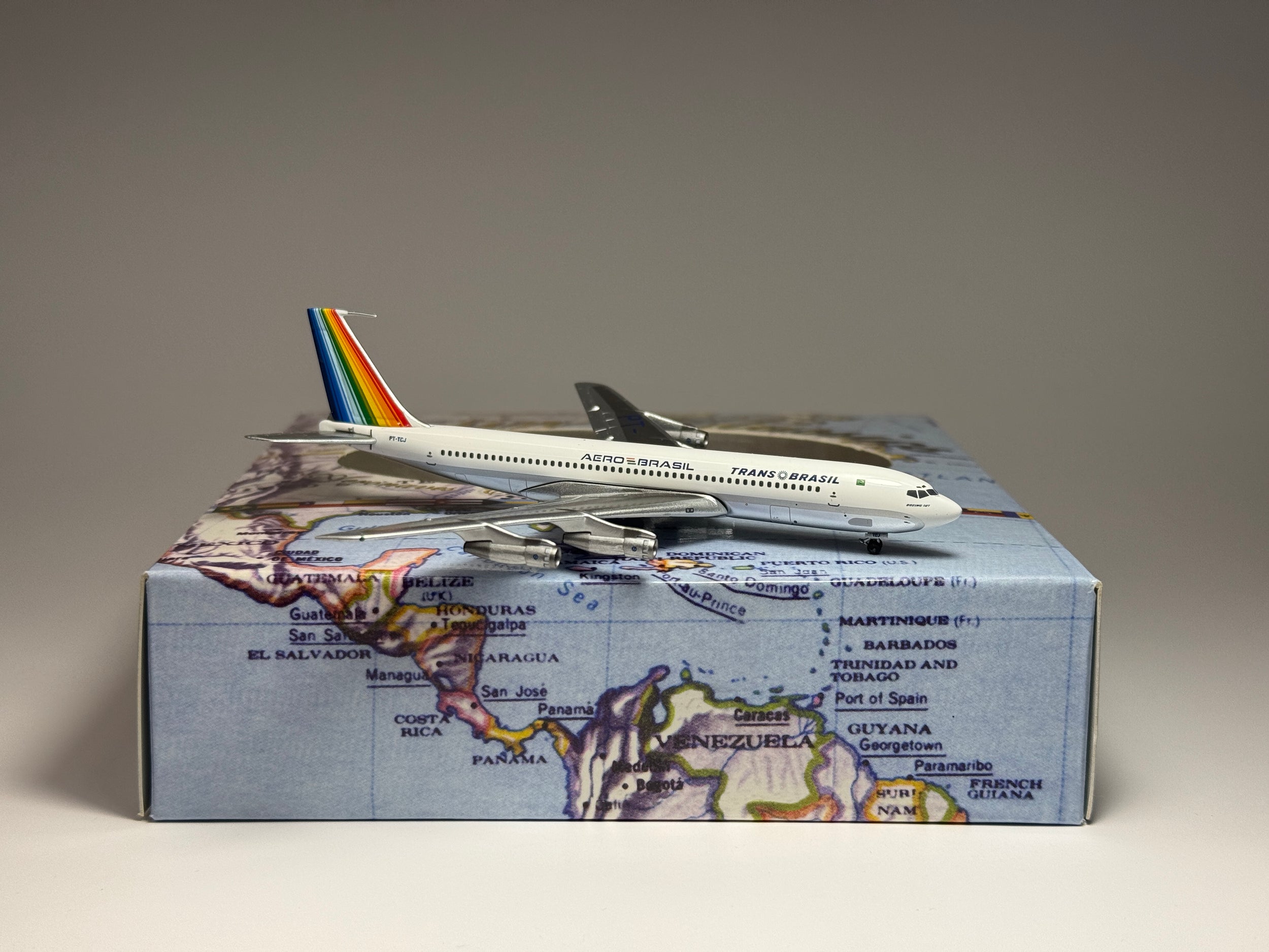 Aeroclassics 1:400 TransBrasil Boeing 707-300 PT-TCJ Rainbow Tail ACPTTCJ