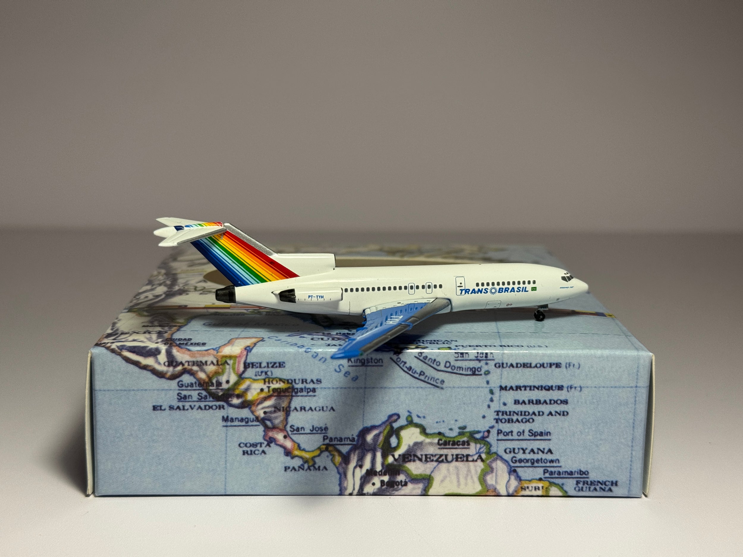 Aeroclassics 1:400 Trans Brasil Boeing 727-100 PT-TYH Blue ACPTTYH