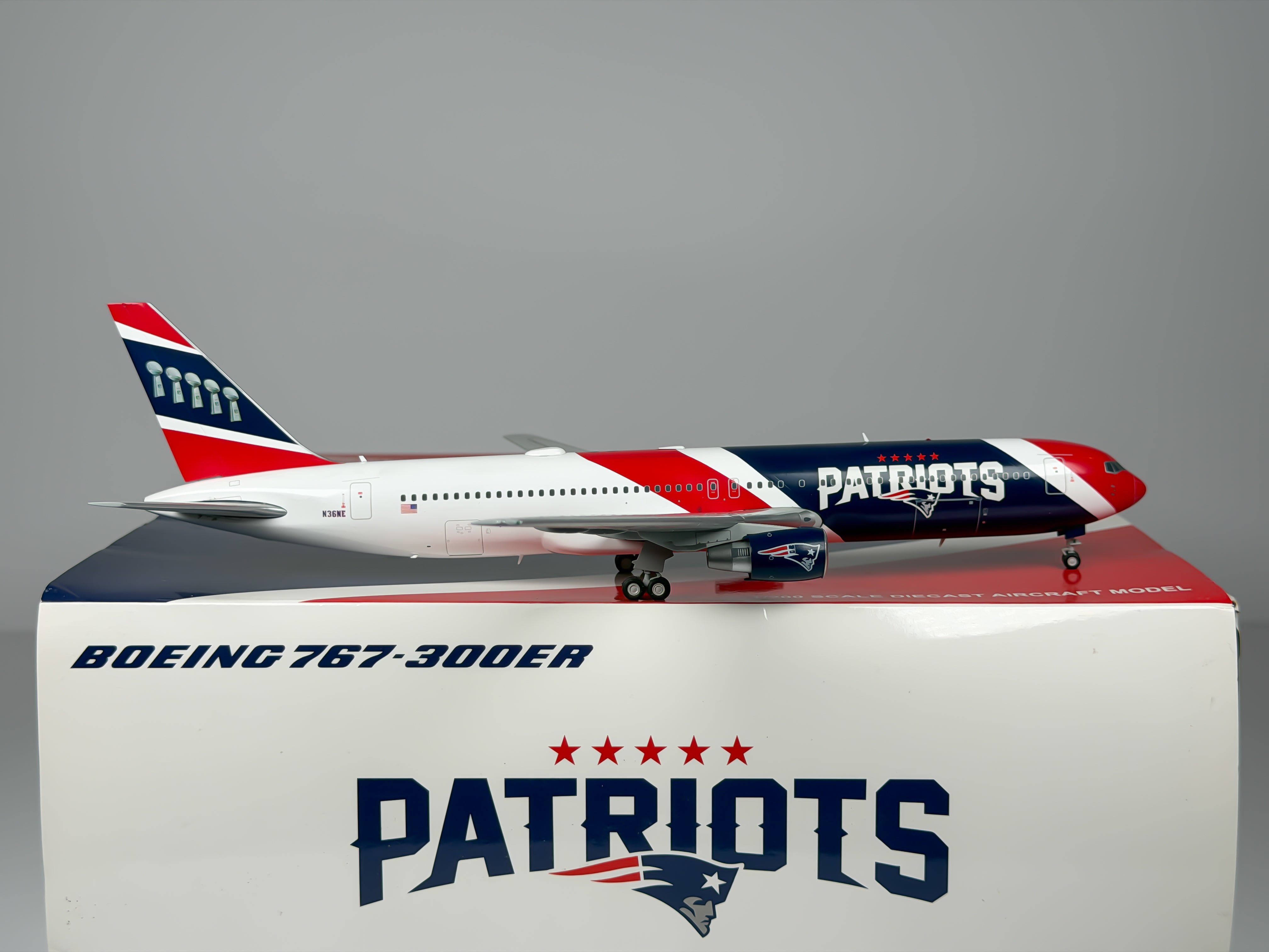 Patriots Private Boeing 767-300 1:200 JC Wings N36NE (PX2193)