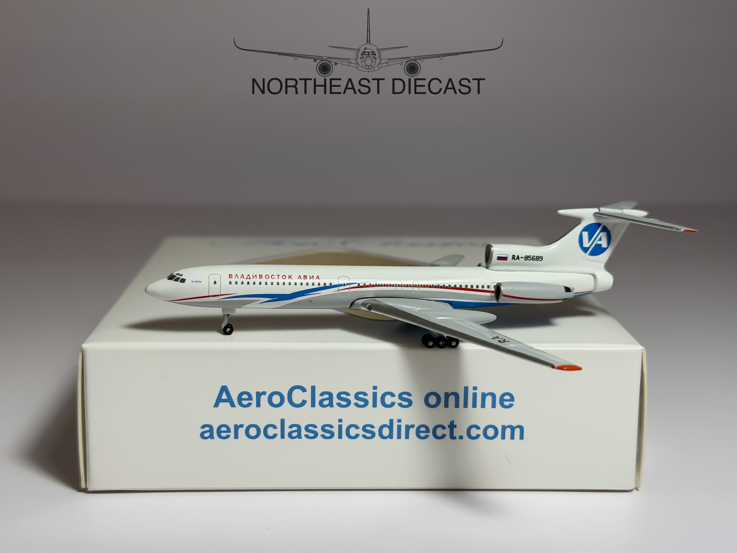 Vladivostok Air Tupolev TU-154M 1:400 Aeroclassics RA-85689 (AC419864)