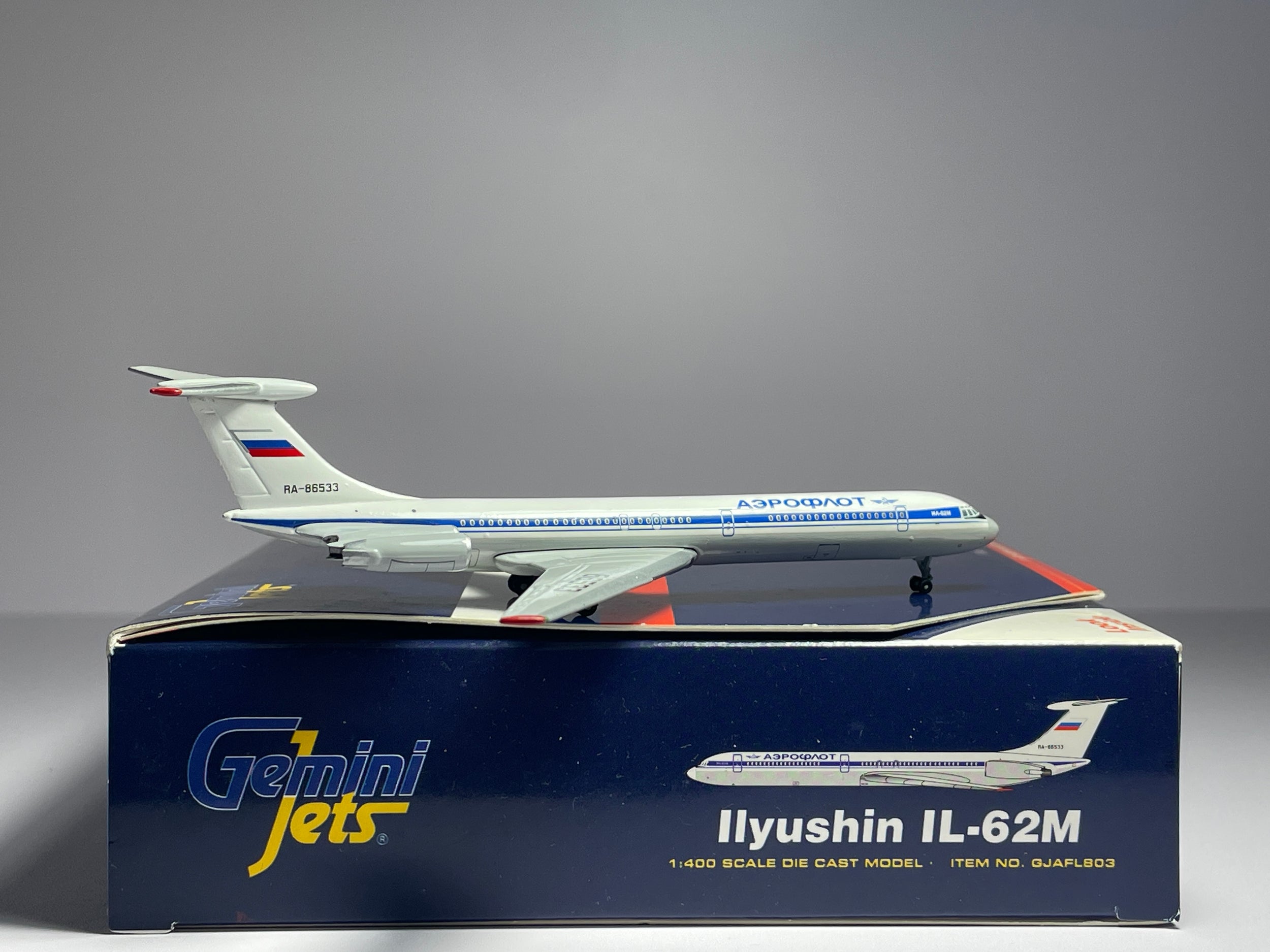 Gemini Jets 1:400 Aeroflot Ilyushin IL-62M RA-86533 blue stripe GJAFL803