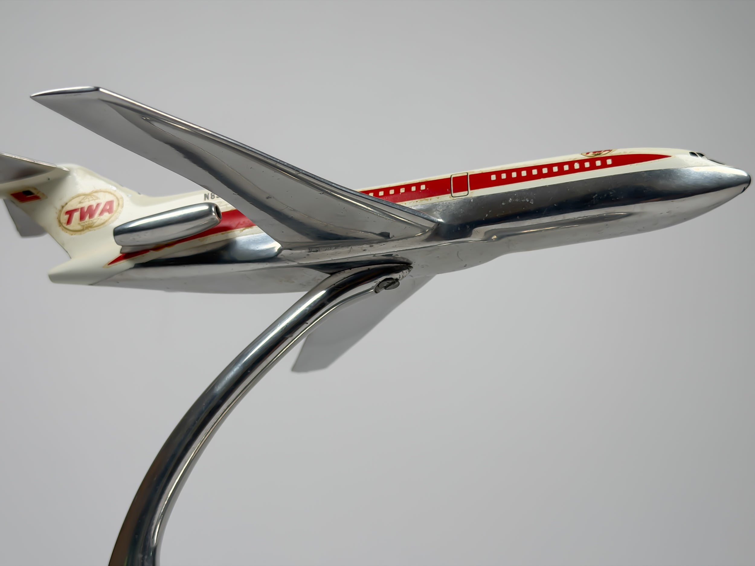 1:200 Trans World Airlines (TWA) Boeing 727-100 (N851TW) - Dual Globes | Riffe Ashtray