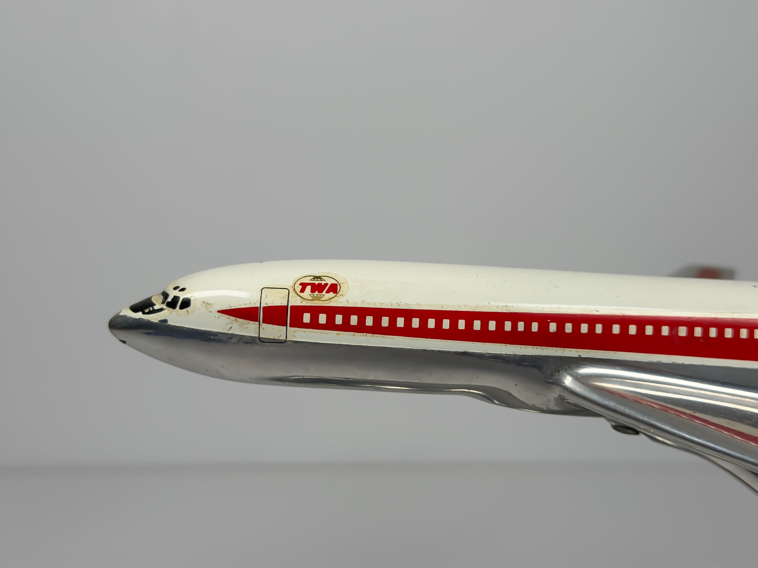 1:200 Trans World Airlines (TWA) Boeing 727-100 (N851TW) - Dual Globes | Riffe Ashtray