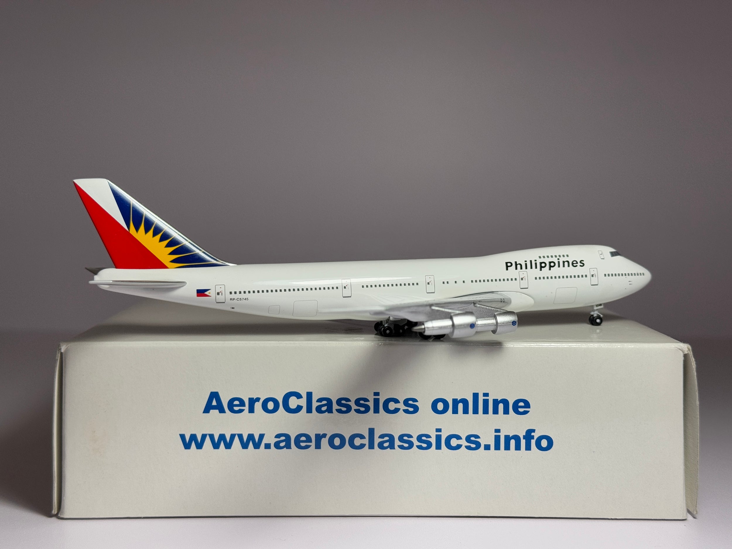 Aeroclassics 1:400 Philippines Airlines Boeing 747-200 RP-C5745 1990s colors ACRPC8168