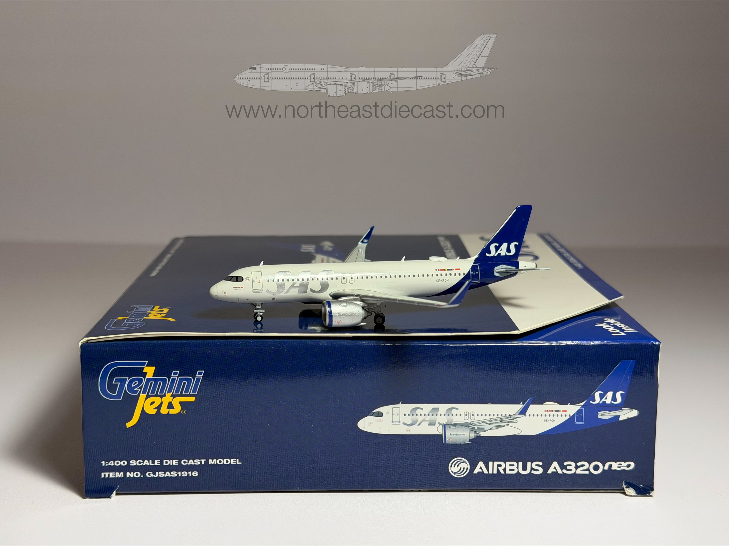 Scandanavian SAS Airbus A320neo 1:400 Gemini Jets SE-ROH (GJSAS1916)