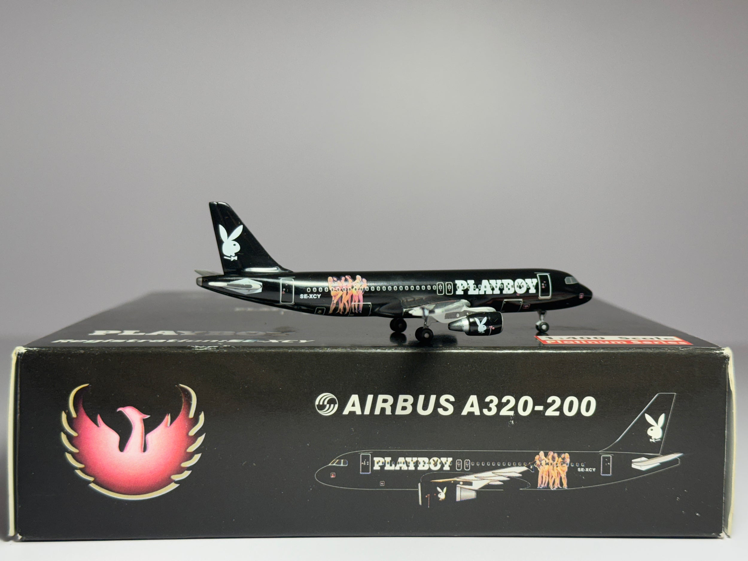 Phoenix Models 1:400 Playboy Airbus A320-200 SE-XCY Bunny Bushes PH4PBY294