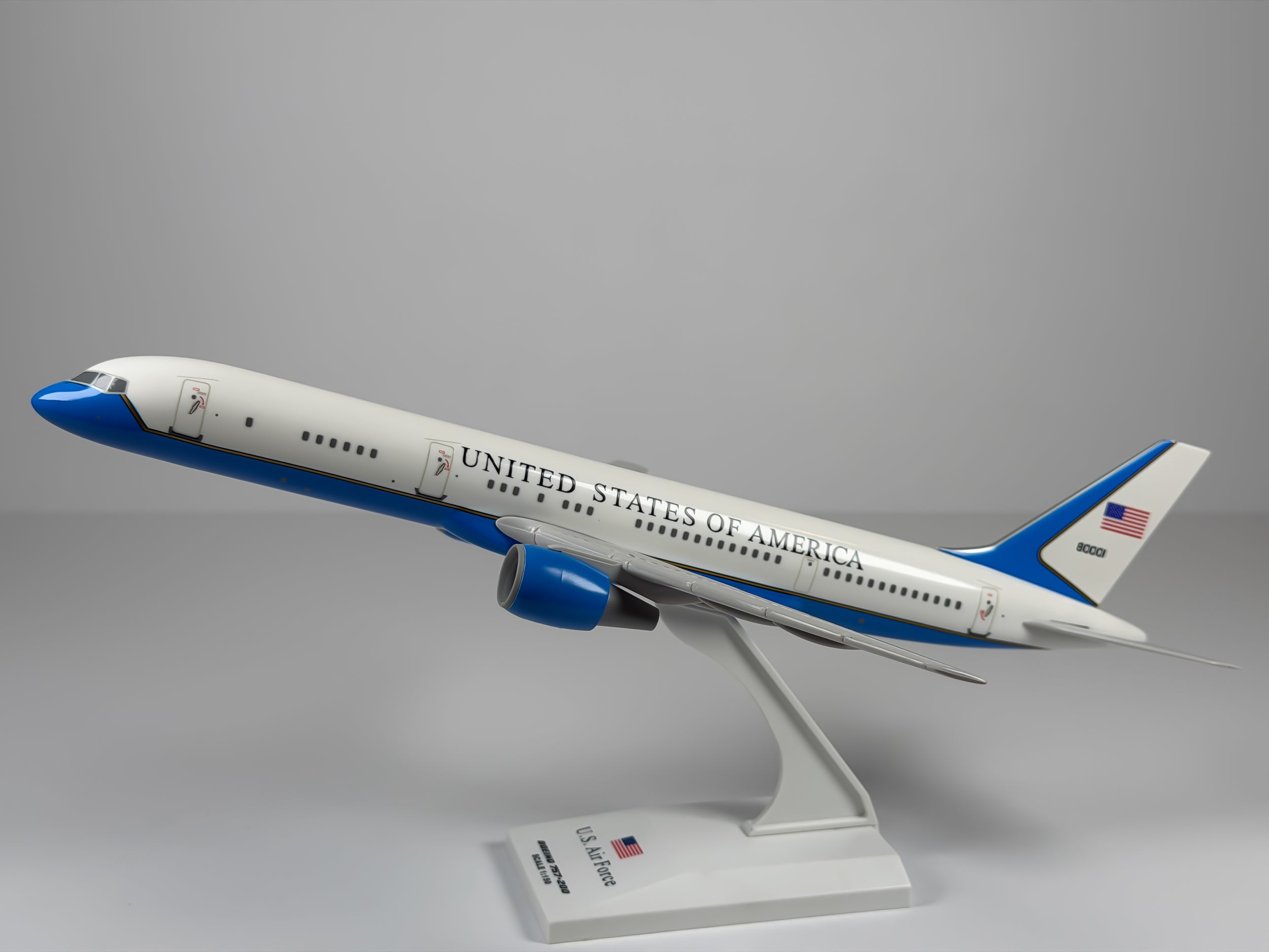 1:150 U.S Air Force (USAF) Boeing 757-200 (C-32A) (98-0001) - Powder Blue | Sky Marks