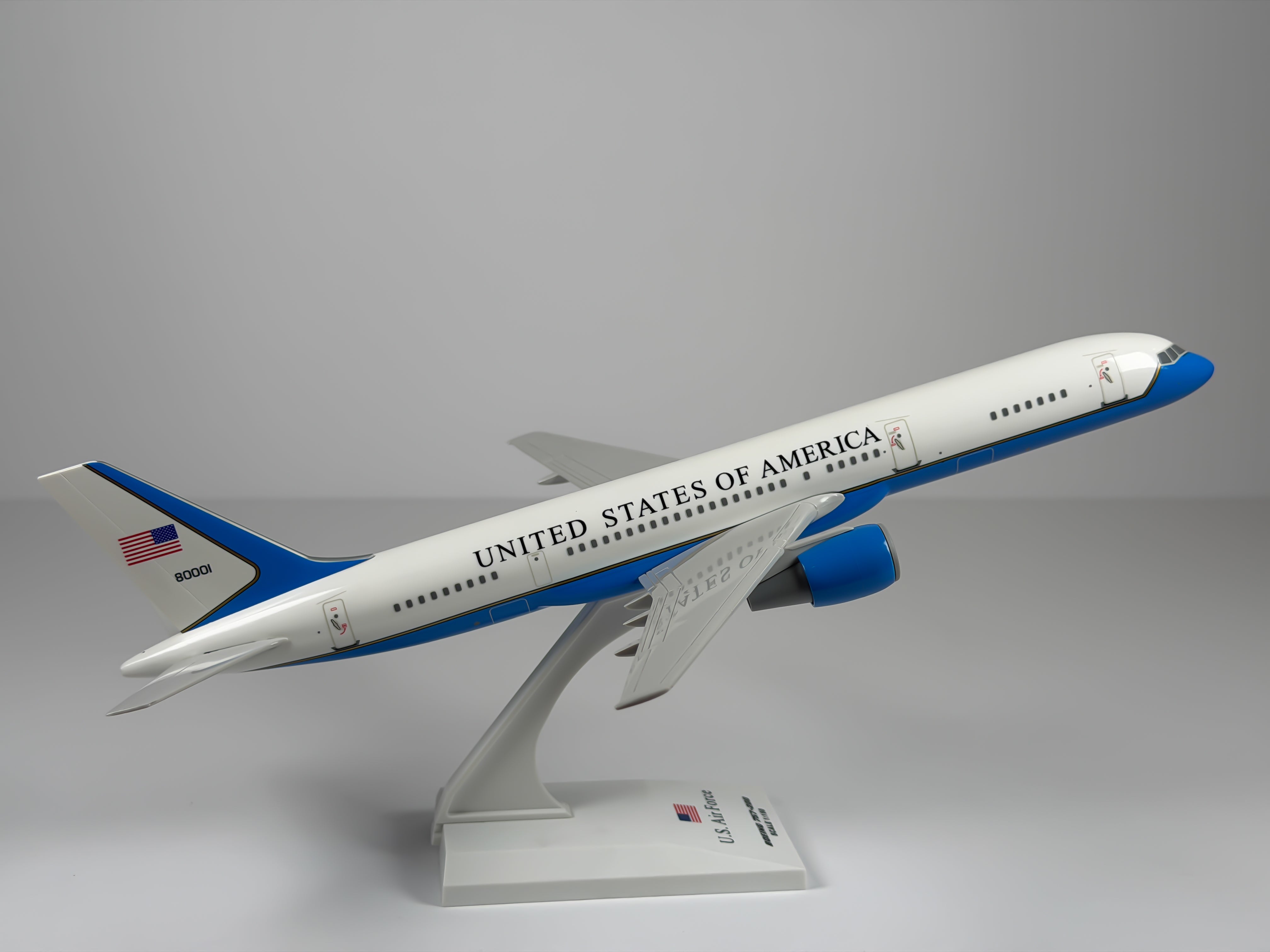 1:150 U.S Air Force (USAF) Boeing 757-200 (C-32A) (98-0001) - Powder Blue | Sky Marks