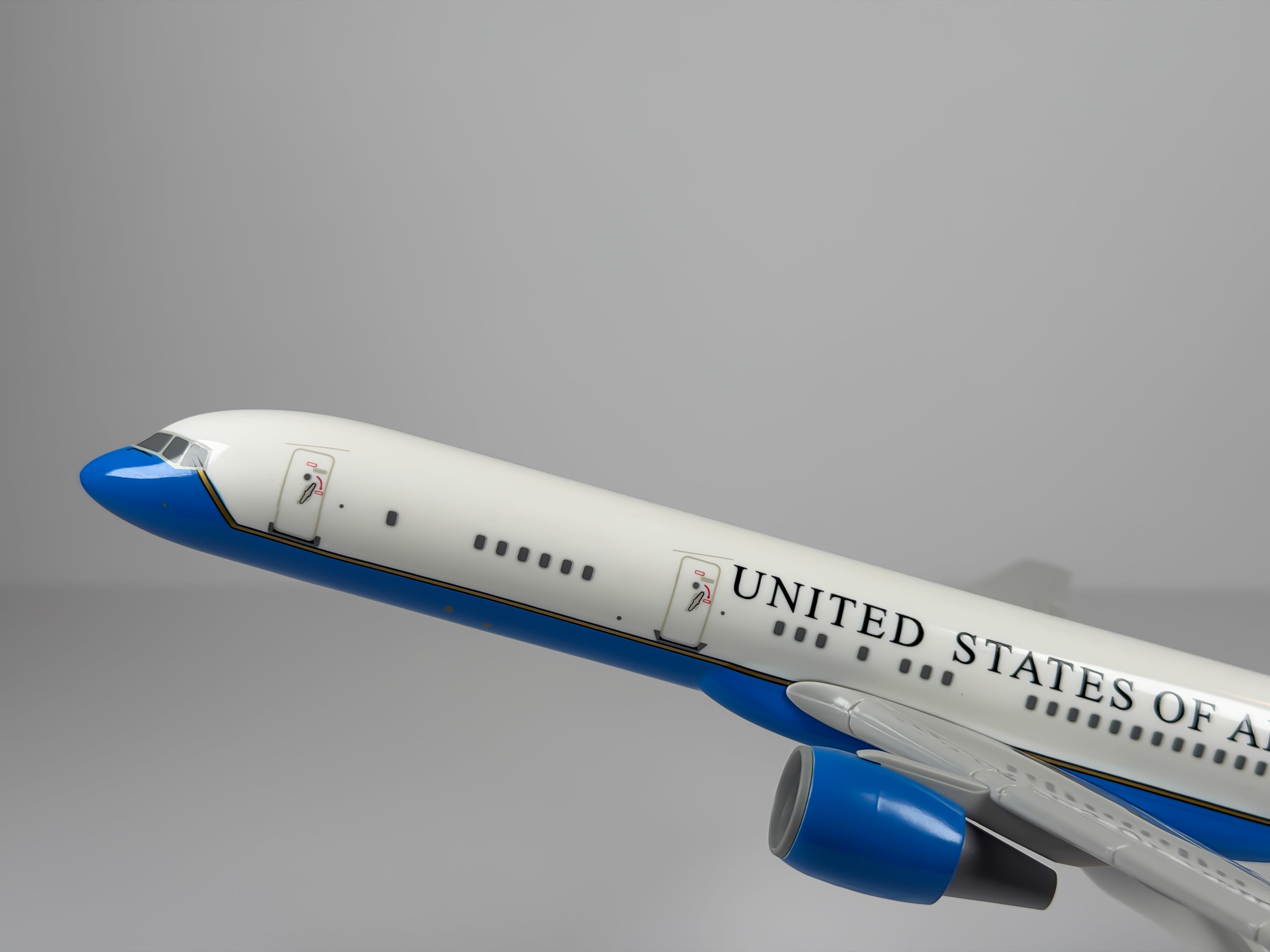 1:150 U.S Air Force (USAF) Boeing 757-200 (C-32A) (98-0001) - Powder Blue | Sky Marks