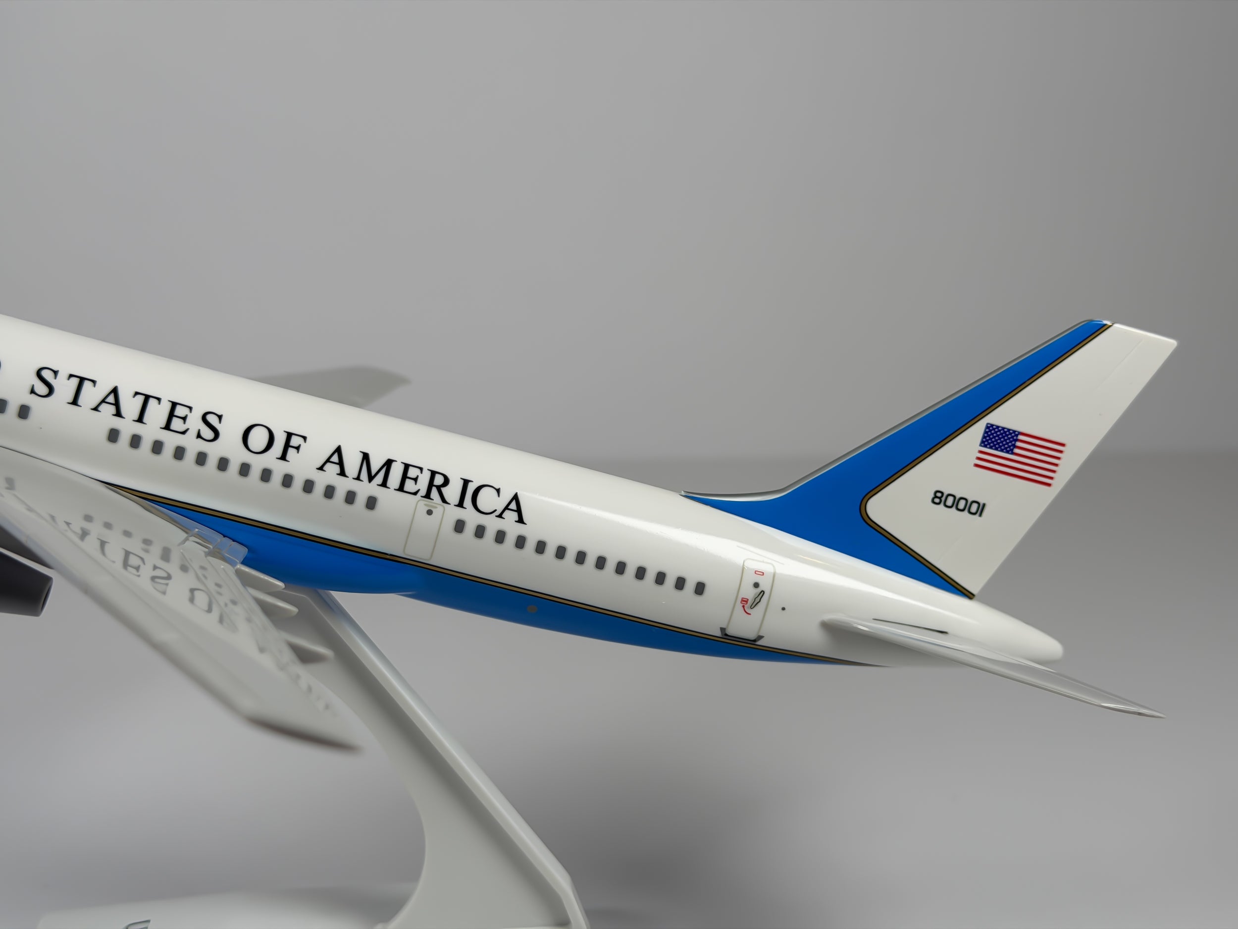1:150 U.S Air Force (USAF) Boeing 757-200 (C-32A) (98-0001) - Powder Blue | Sky Marks