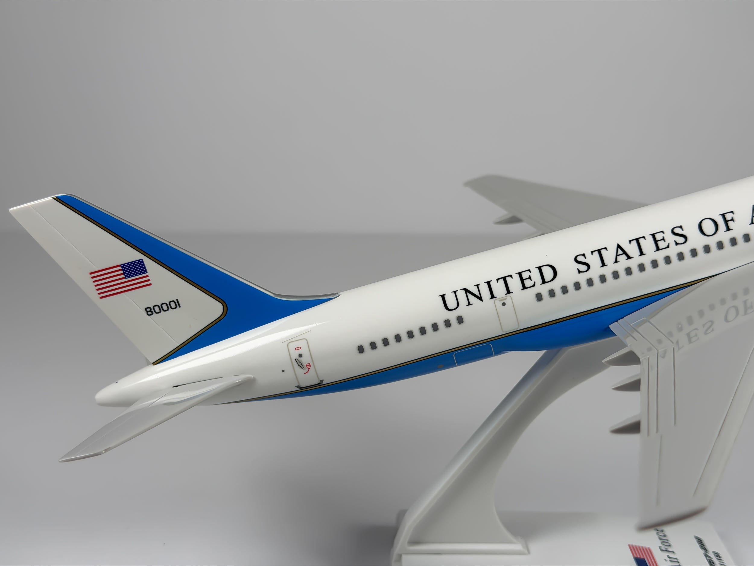 1:150 U.S Air Force (USAF) Boeing 757-200 (C-32A) (98-0001) - Powder Blue | Sky Marks