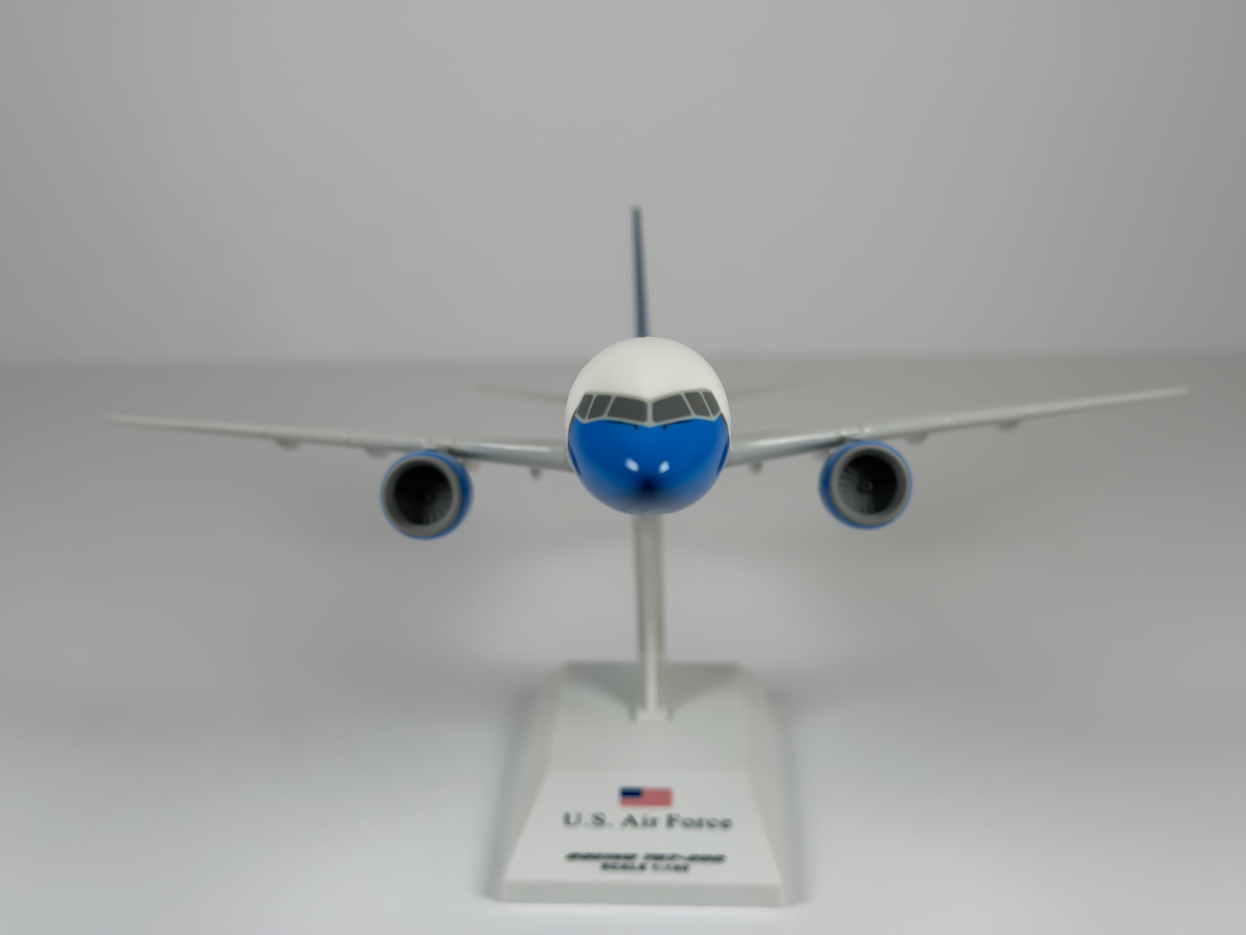 1:150 U.S Air Force (USAF) Boeing 757-200 (C-32A) (98-0001) - Powder Blue | Sky Marks