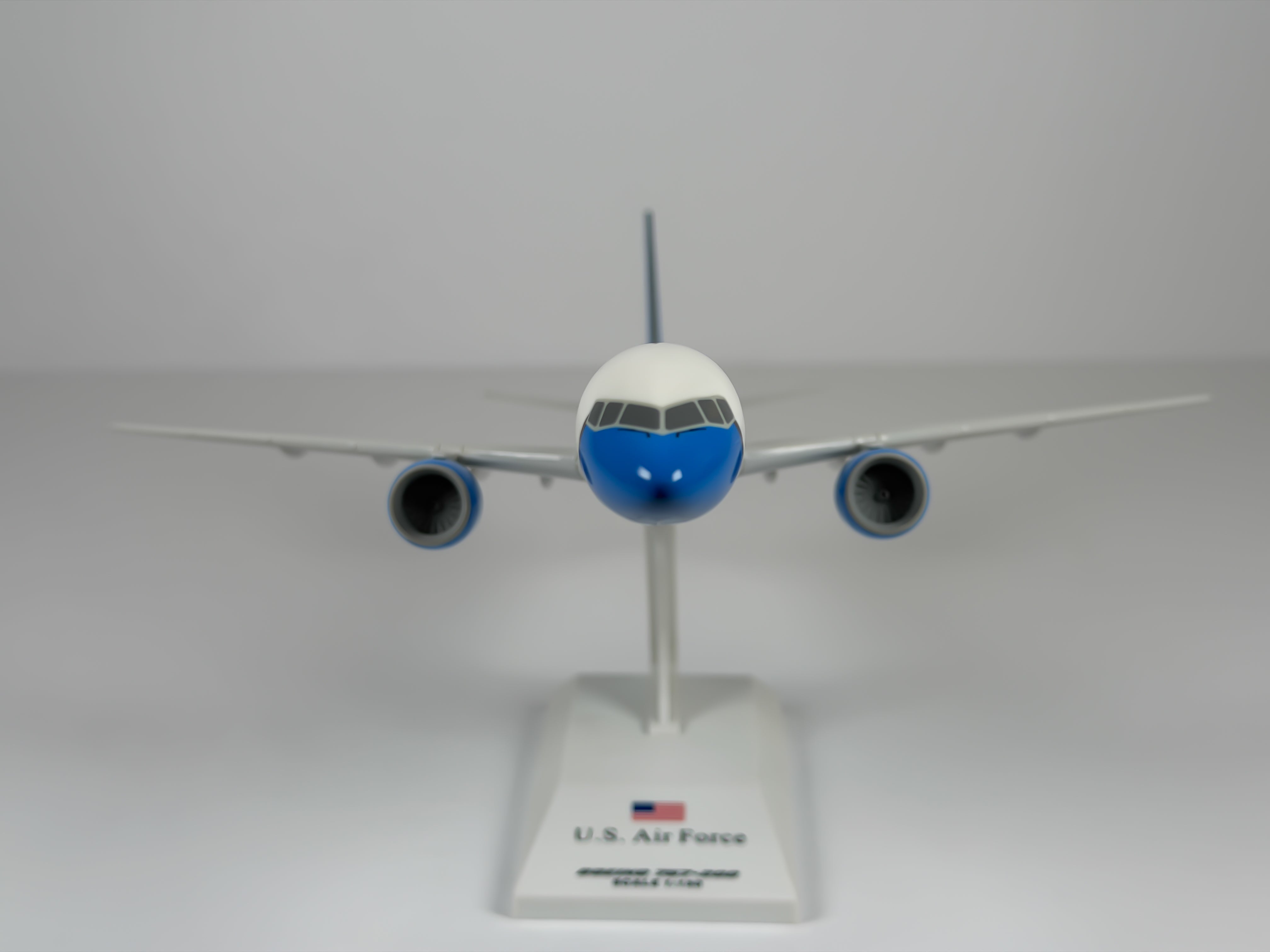 1:150 U.S Air Force (USAF) Boeing 757-200 (C-32A) (98-0001) - Powder Blue | Sky Marks