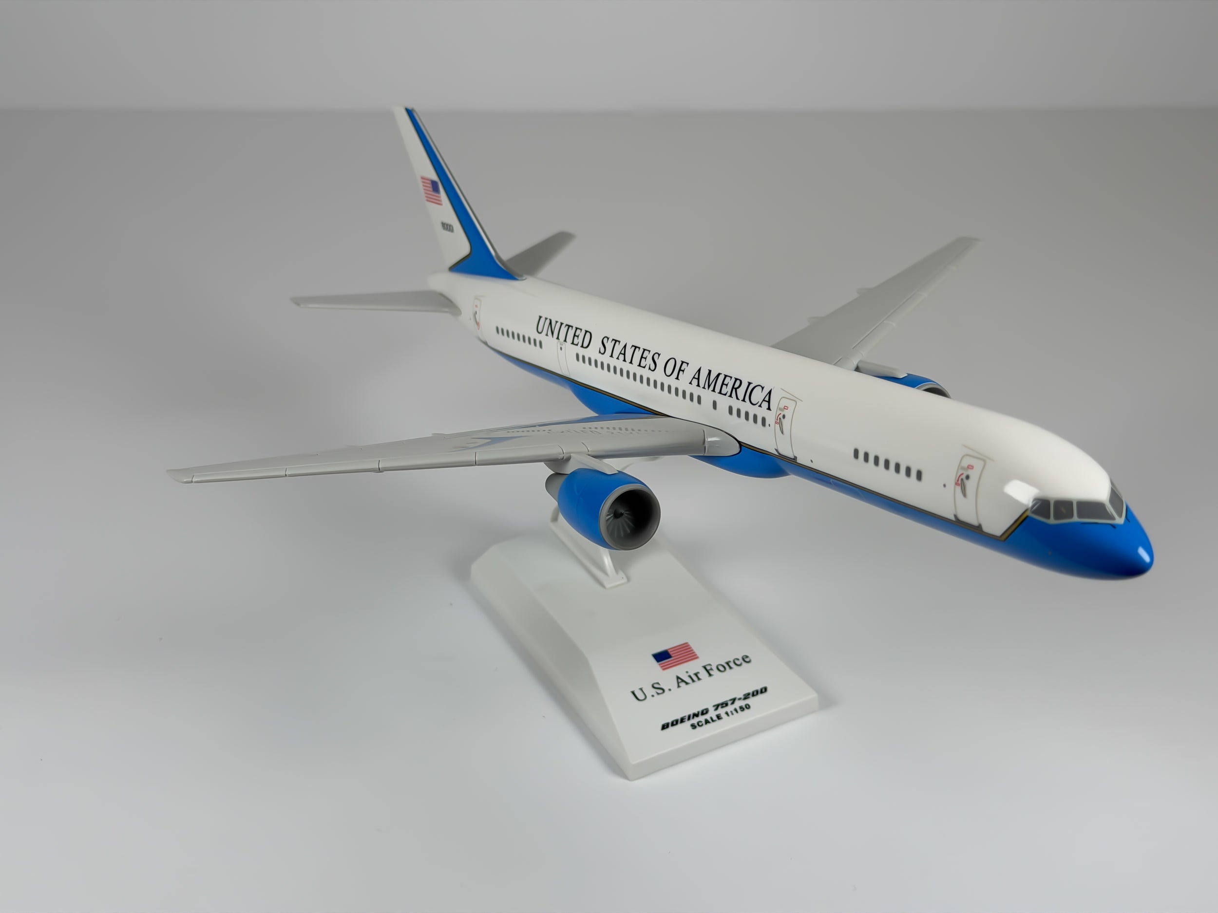 1:150 U.S Air Force (USAF) Boeing 757-200 (C-32A) (98-0001) - Powder Blue | Sky Marks