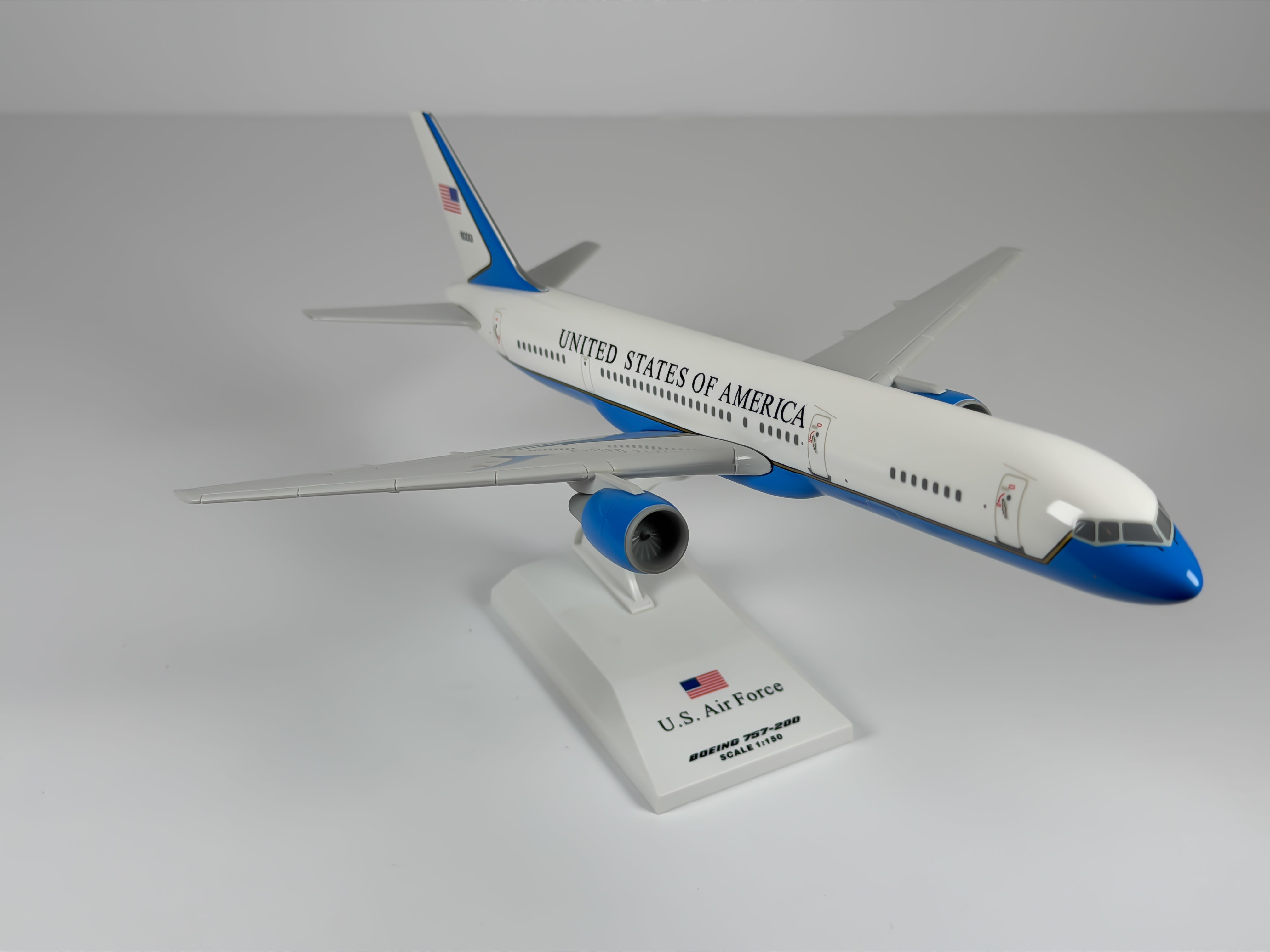 1:150 U.S Air Force (USAF) Boeing 757-200 (C-32A) (98-0001) - Powder Blue | Sky Marks